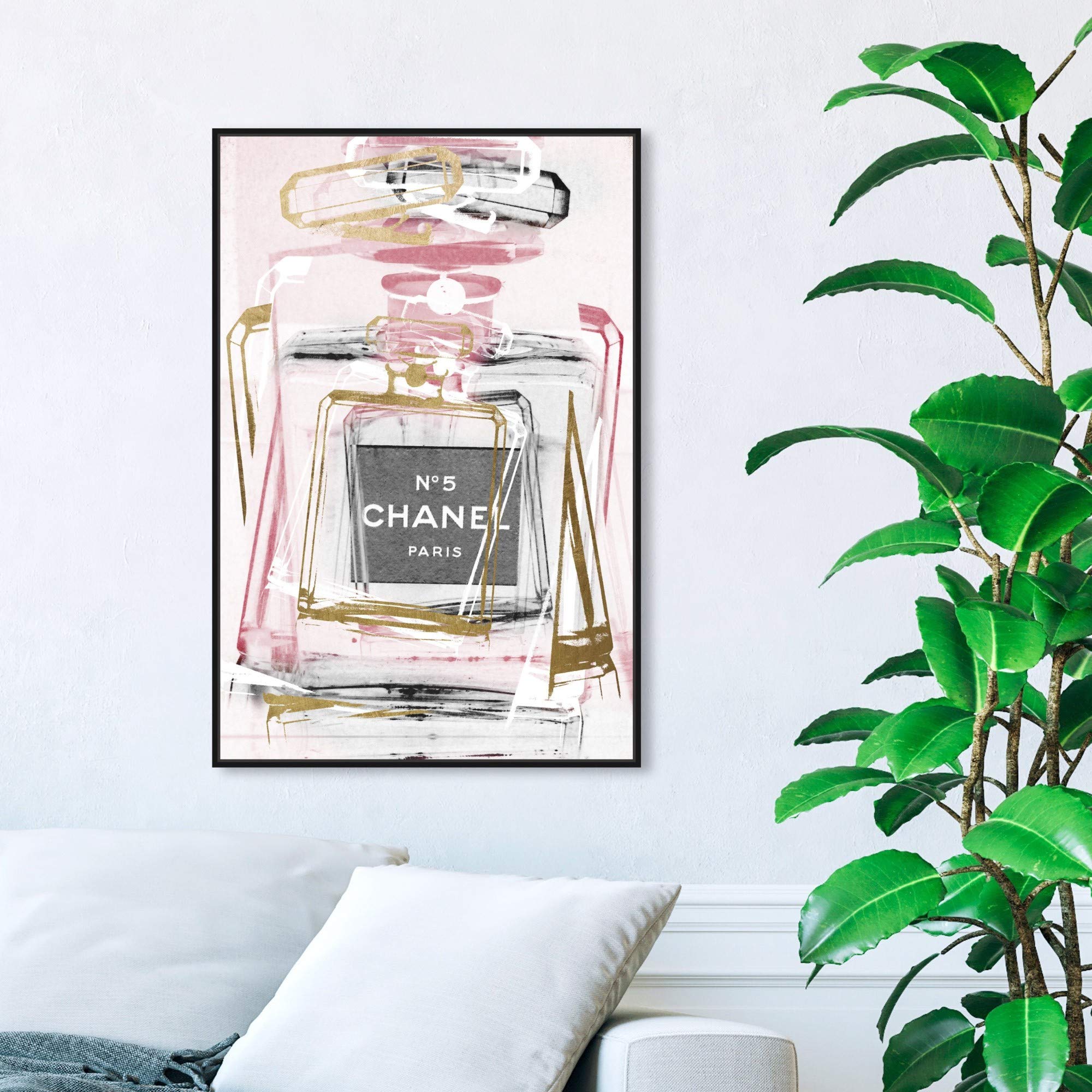 Oliver Gal N°5 CHANEL PARFUM アート作品 Amazon.com: The Oliver Gal Artist Co. Fashion Framed Wall