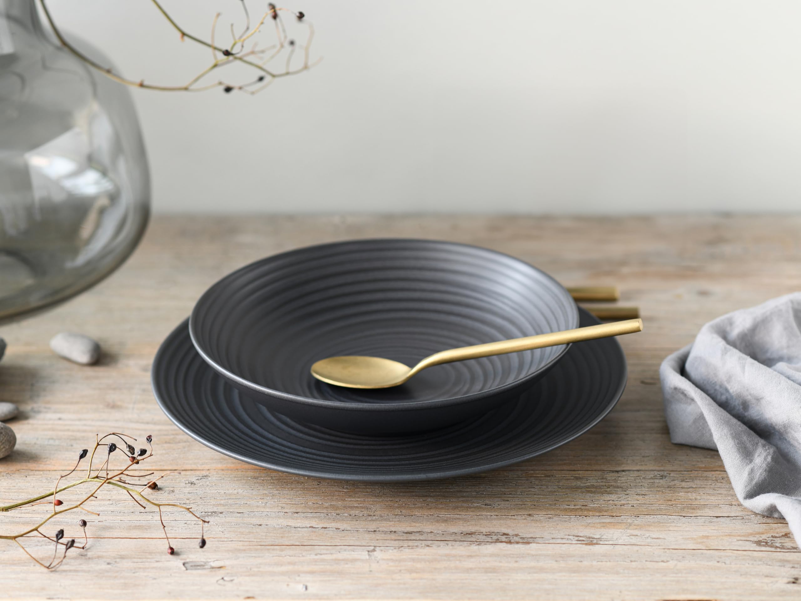 CreaTable, 20568, seria Lava Stone Black, 24-częściowy zestaw naczyń dla 6 osób, serwis kombi z kamionki, nadaje się do mycia w zmywarce i używania w kuchence mikrofalowej, wyprodukowano w Portugalii