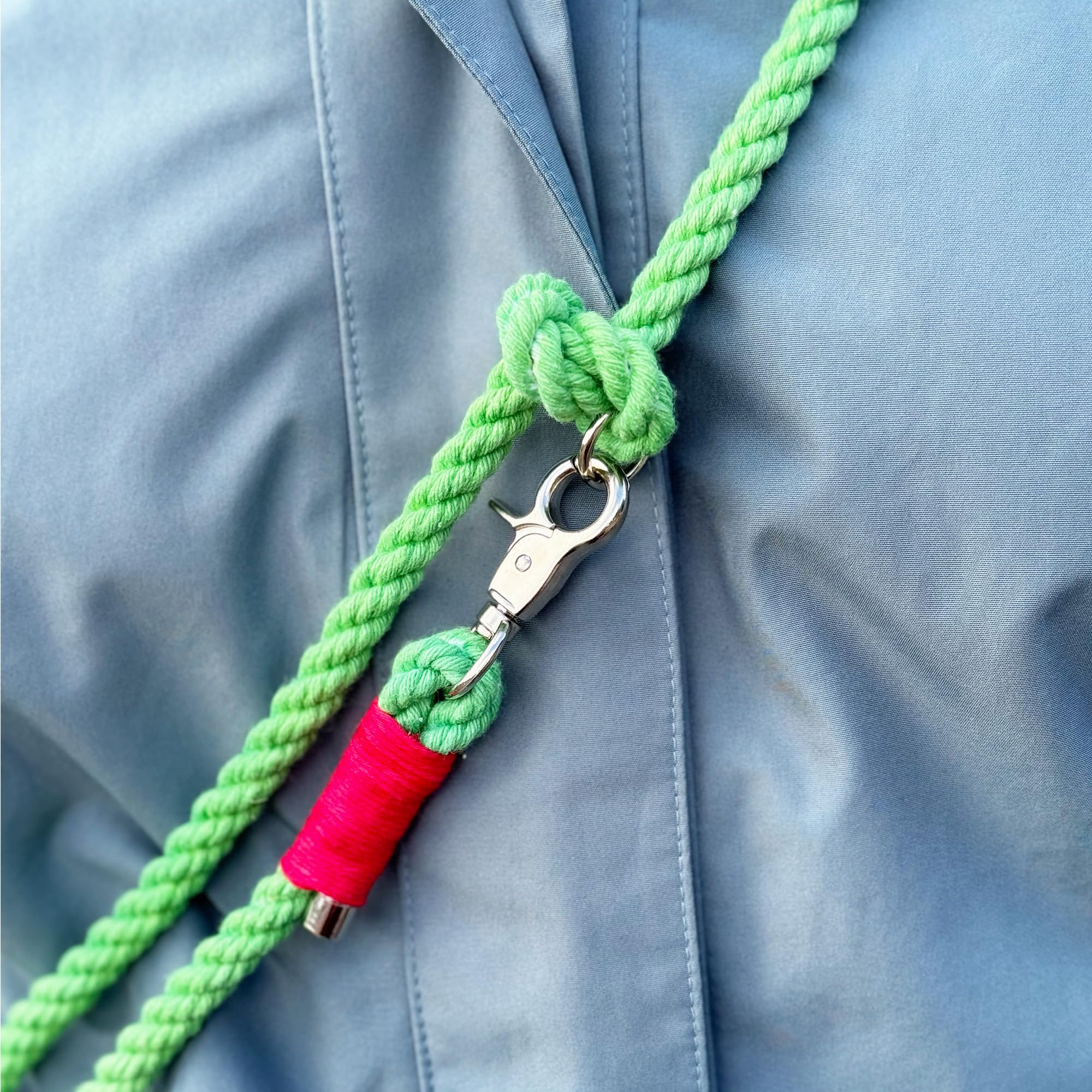Leckerlibeutel Umhängetasche Kotbeutelspender Leckerlitasche aus beschichteter Baumwolle und Kunstleder mit Melonen-Muster in der Farbe Rot/Grün