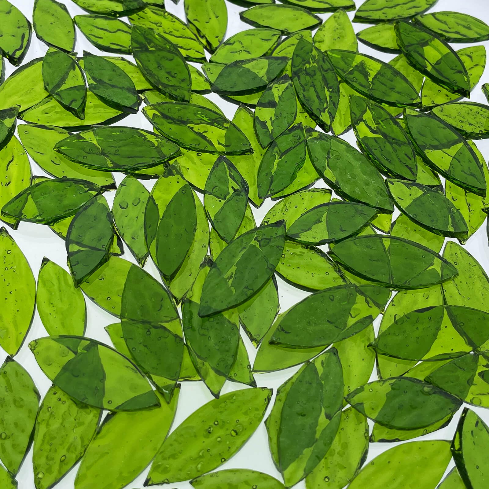 LITMIND 120 Pieces Olive Green Textured Transparent Mosaic Glass Petals & Leaves in 2 Sizes, Hand-Cut Stained Glass Mosaic Tiles for Crafts - Ideal for Mosaic Art Projects and Home Décor