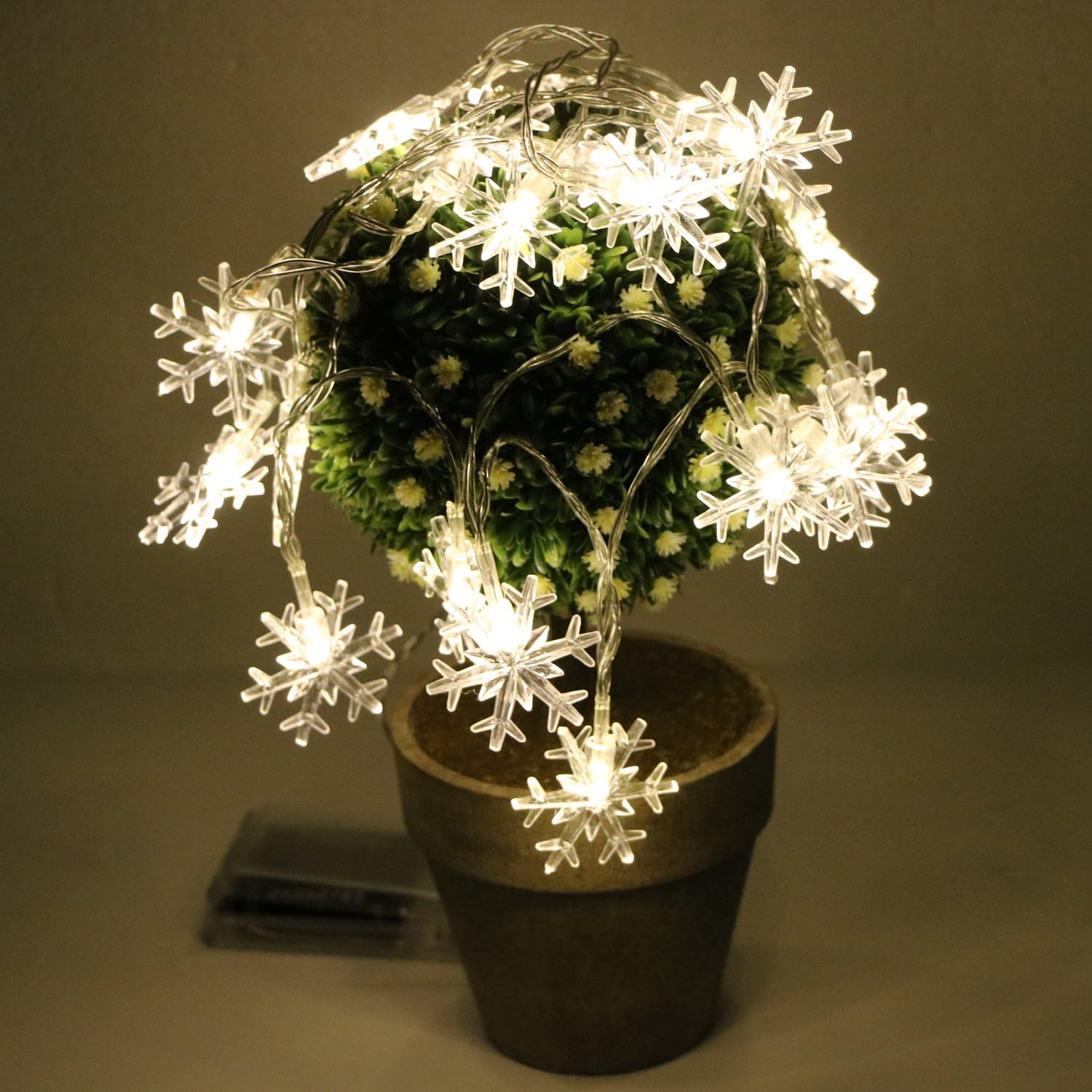 TRIXES Snowflake Lights Christmas Decoration - Indoor Fairy Lights 1.5m 20 Warm White LEDs - Xmas Window Lights - Festive Décor - Image 5
