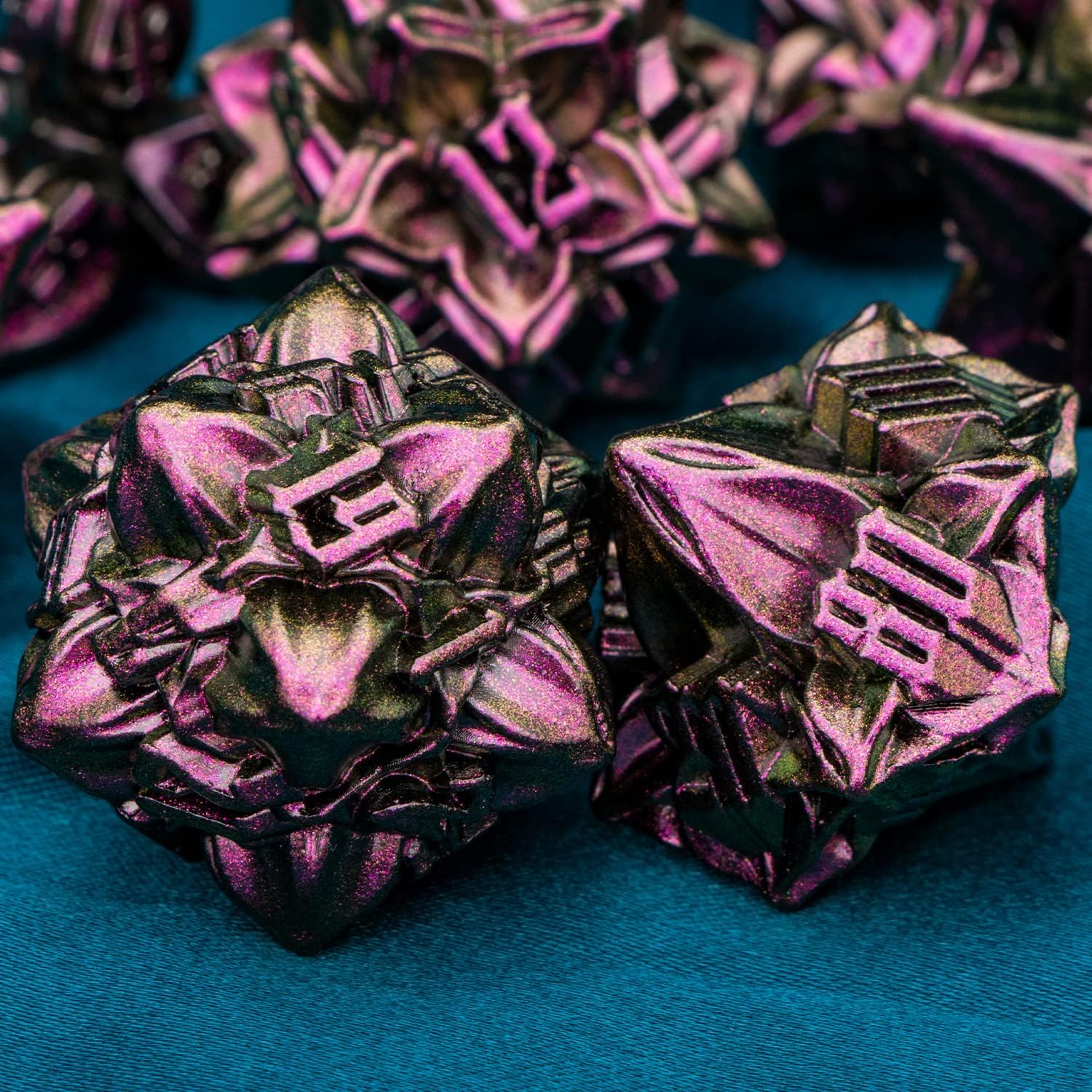 ARUOHHA DND Metal Dice Set Purple Red Leaf Design Polyhedral Dice with Box, 7PCS D and D Dice RPG Role Playing Games D20 D12 D10 D8 D6
