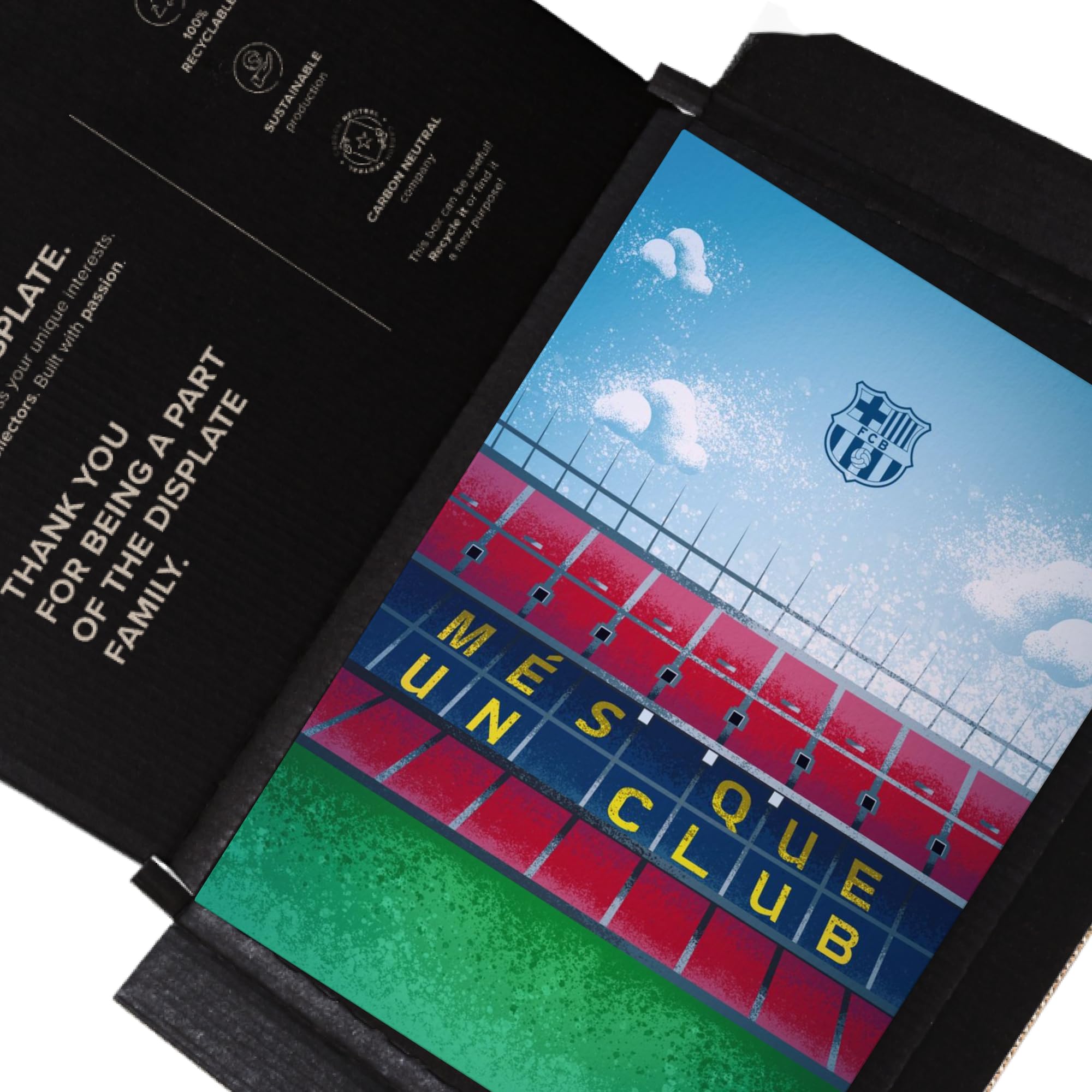 Displate - Poster in metallo – montaggio magnetico – FC Barcelona – Camp Nou Illustrated – Mes que un Club tribune – Dimensione M – 32 x 45 cm opaco
