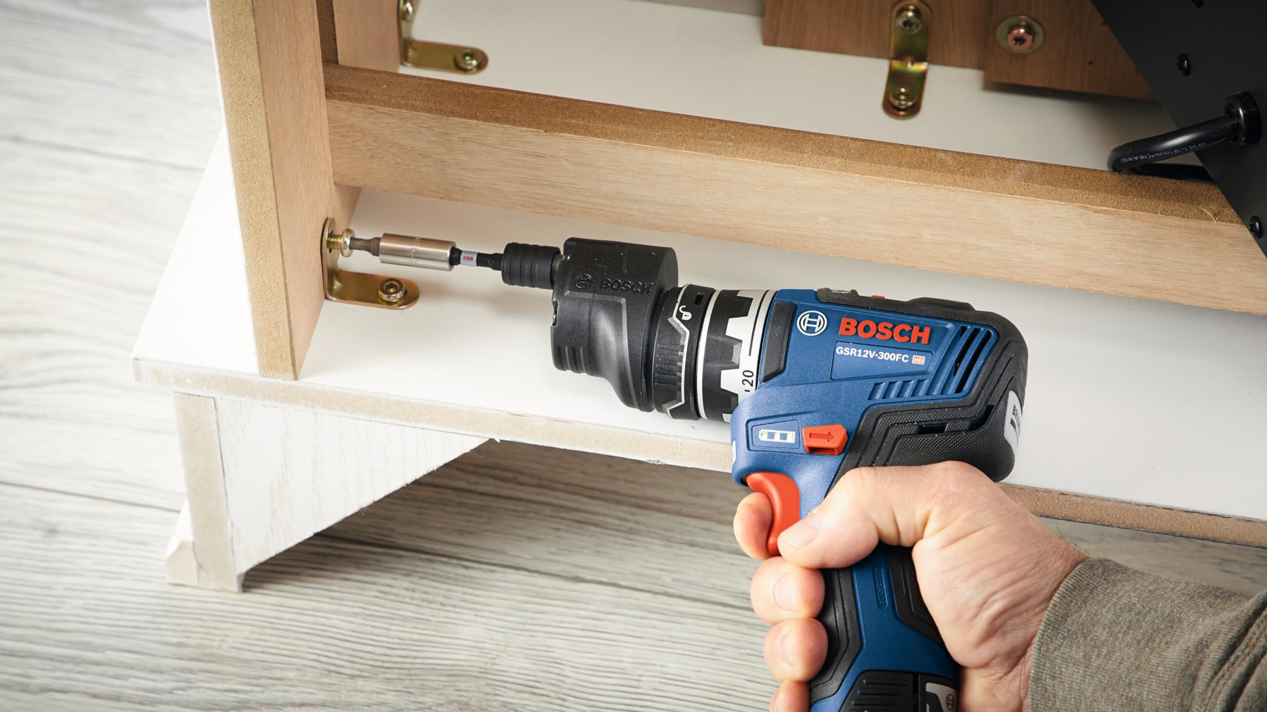 Bosch GSR12V-300FCB22 12V Max EC Brushless Flexiclick 5 en 1 Drill/Driver System with (2) 2.0 Ah Batteries