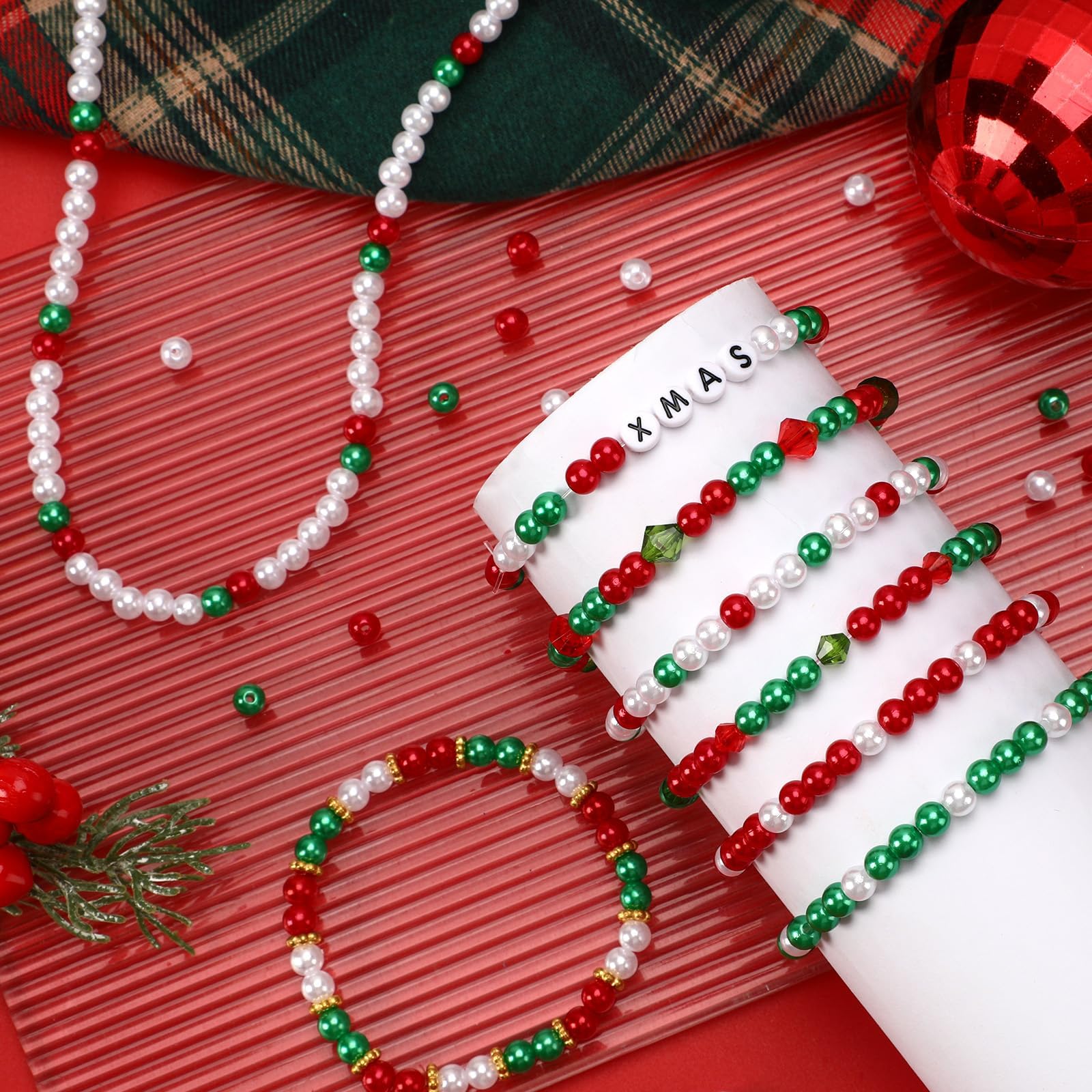 UPINS 1200 cuentas de perlas de Navidad, cuentas redondas de 8 mm de color rojo, verde y blanco para hacer joyas, decoración de fiestas de Navidad, collares, pulseras, aretes, cuentas para el pelo,