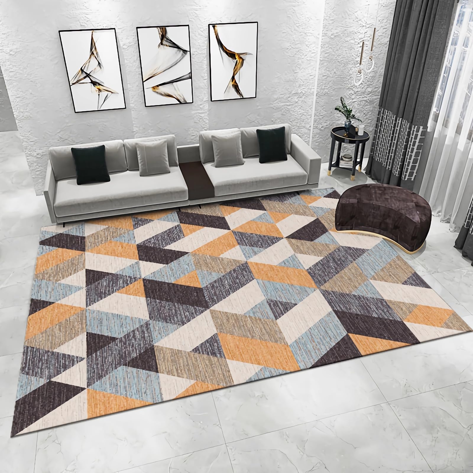 Ornements pour salon moderne avec ce grand tapis géométrique orange