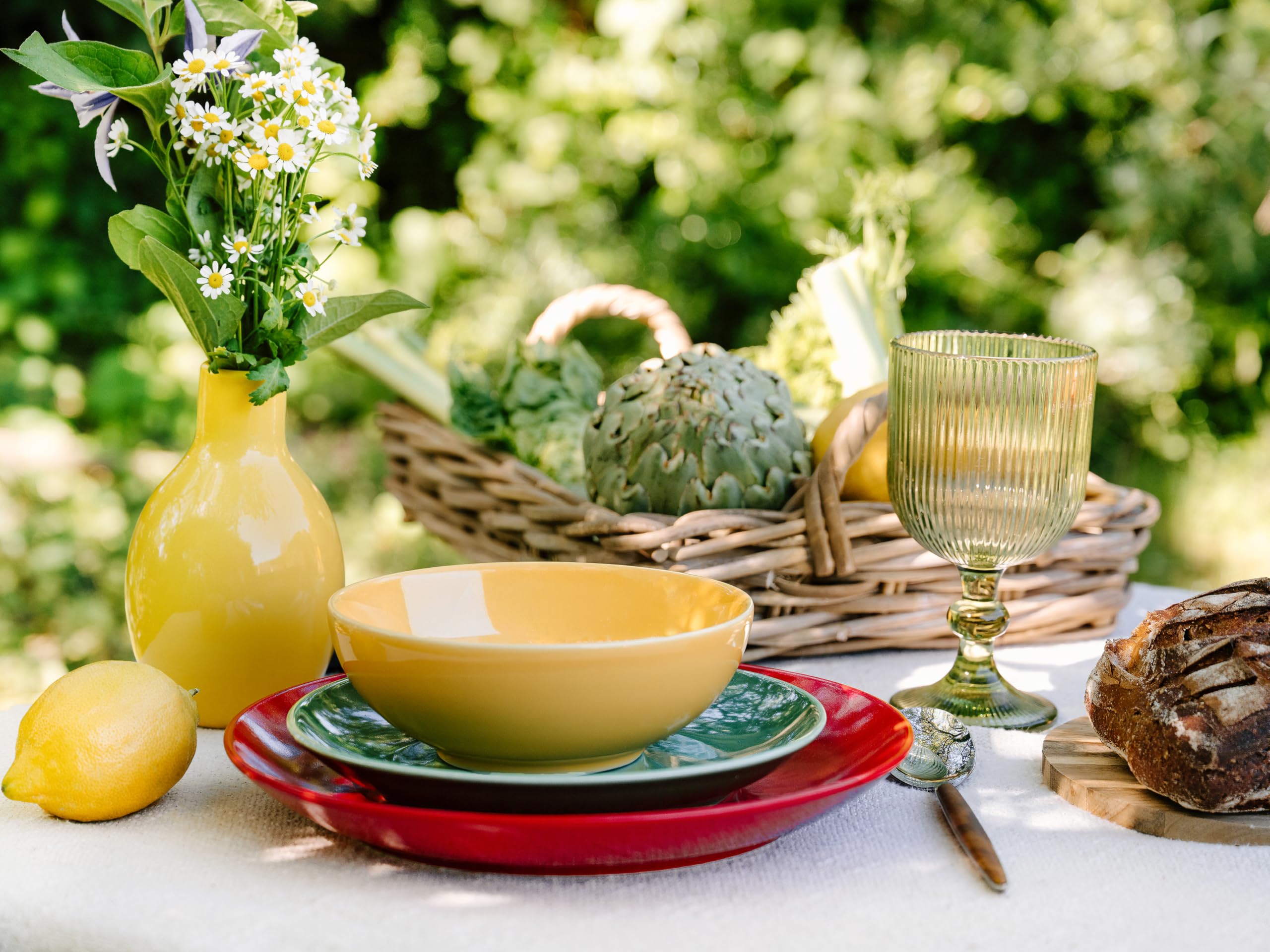 CreaTable, 25284, seria Joy Bunt, 12-częściowy zestaw naczyń dla 4 osób, zestaw talerzy z kamionki, nadaje się do mycia w zmywarce i używania w kuchence mikrofalowej, wysokiej jakości produkcja