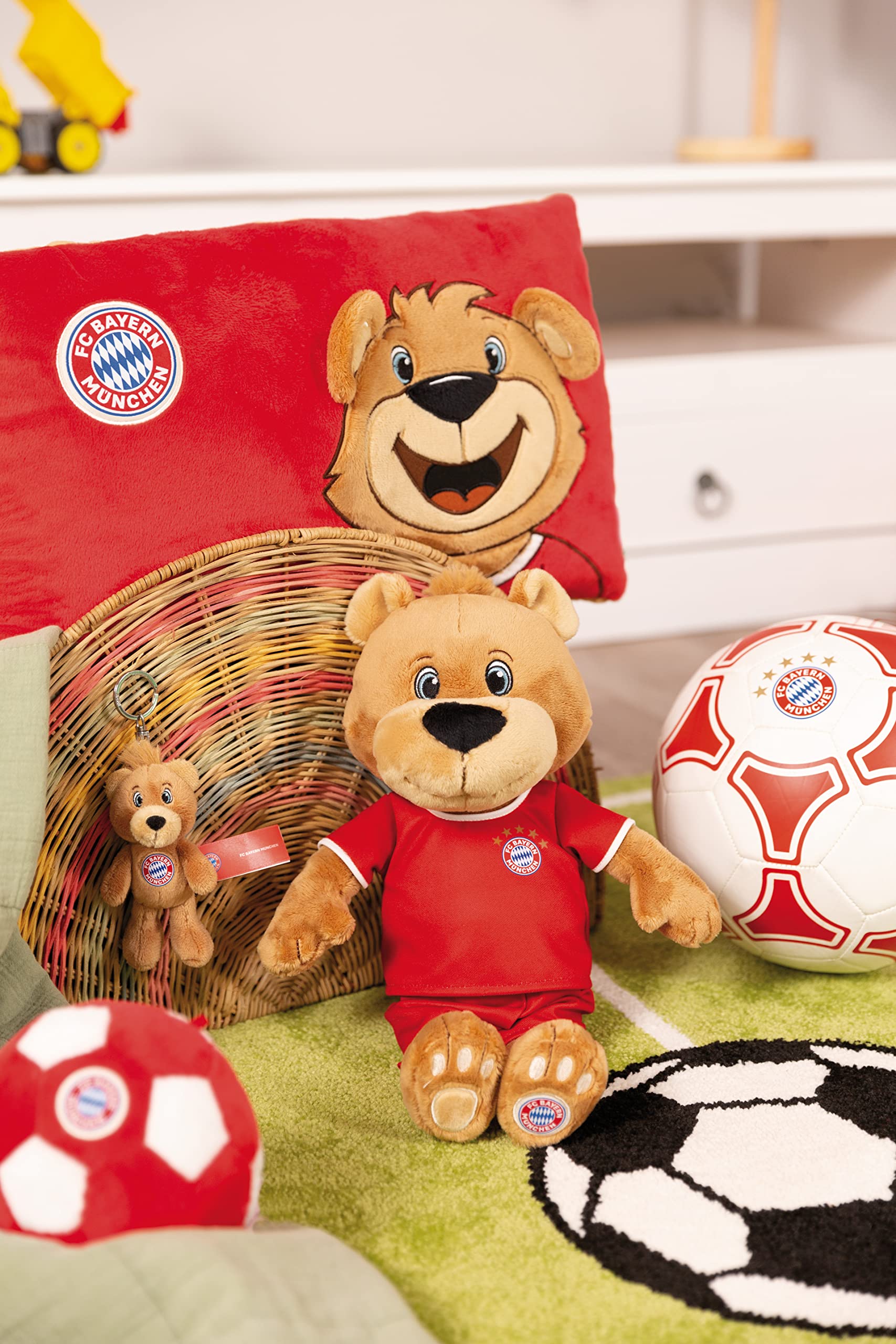 NICI Pluszowa poduszka FC Bayern Mis Berni 43x25cm brazowa, ze zrównoważonej produkcji