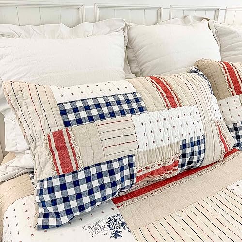 Piper Classics Betsy - Funda de almohada acolchada tamaño King, 21 pulgadas de ancho x 37 pulgadas de largo, parches de crema, rojo, blanco, azul,