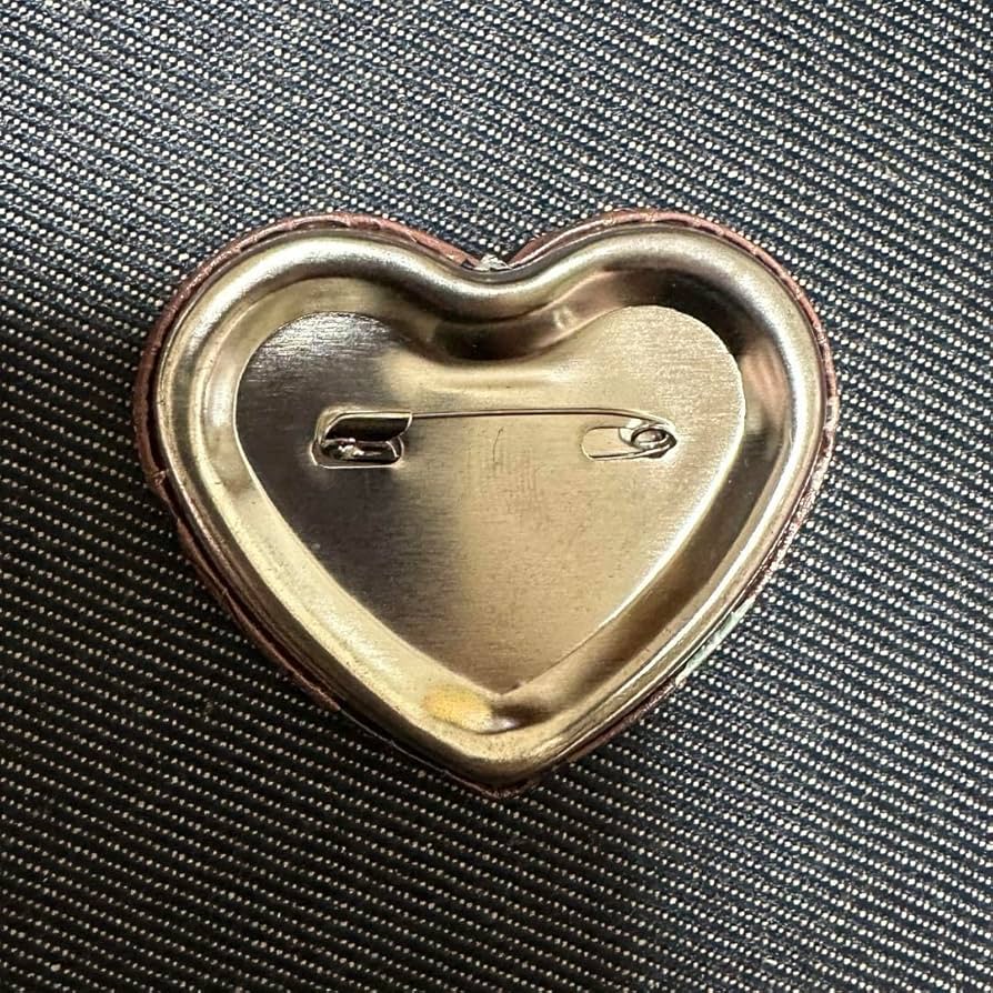 Amazon.co.jp: 文豪ストレイドッグス 中原中也 ハート形缶バッジ