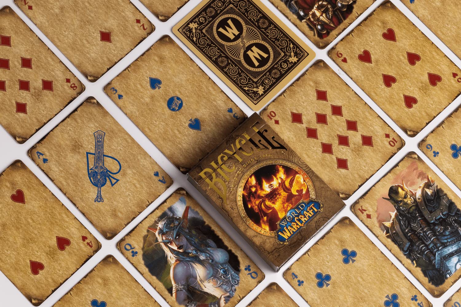 World of Warcraft - Carte da gioco a forma di bicicletta, con custodia da collezione in acrilico, collezione a 3 mazzi, classica, Lich King e Crusade, con espositore in acrilico a 3 piani