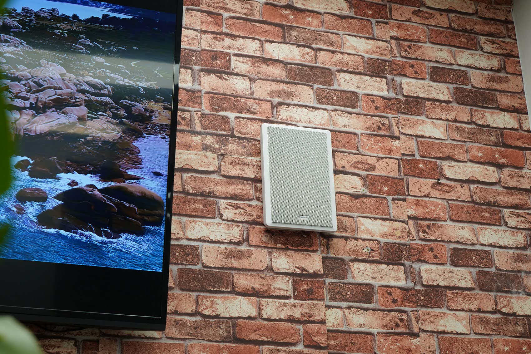 Rockville RockSlim 70W White 5.25