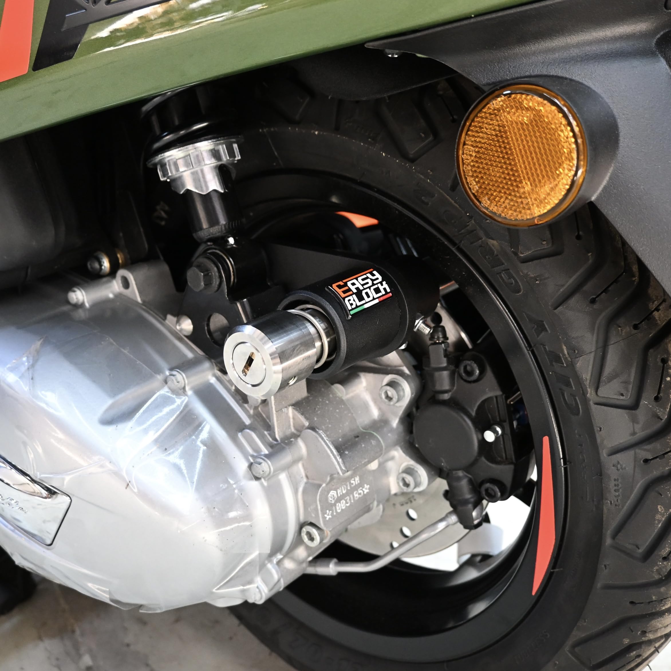 EASYBLOCK Antifurto Moto Compatibile con Piaggio VESPA Primavera - Sprint - 125 150 dal 2026 (freno a disco) Antifurto Blocca Ruota Blocca Disco Lucchetto Protezione Installato su Moto E Scooter