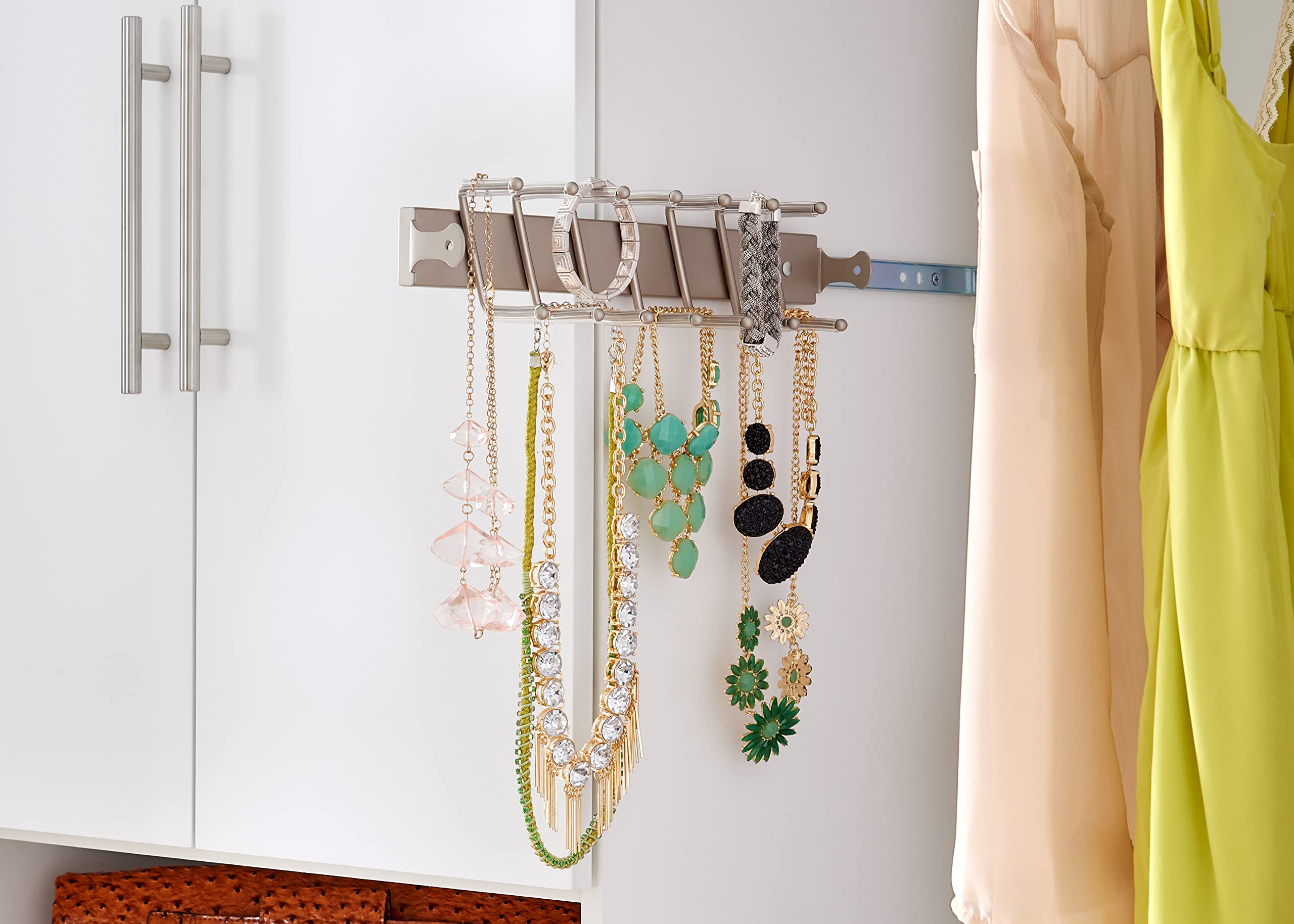 ClosetMaid 14 ganchos, montaje en pared o accesorio añadido, níquel satinado, acero aleado, lazo y cinturón