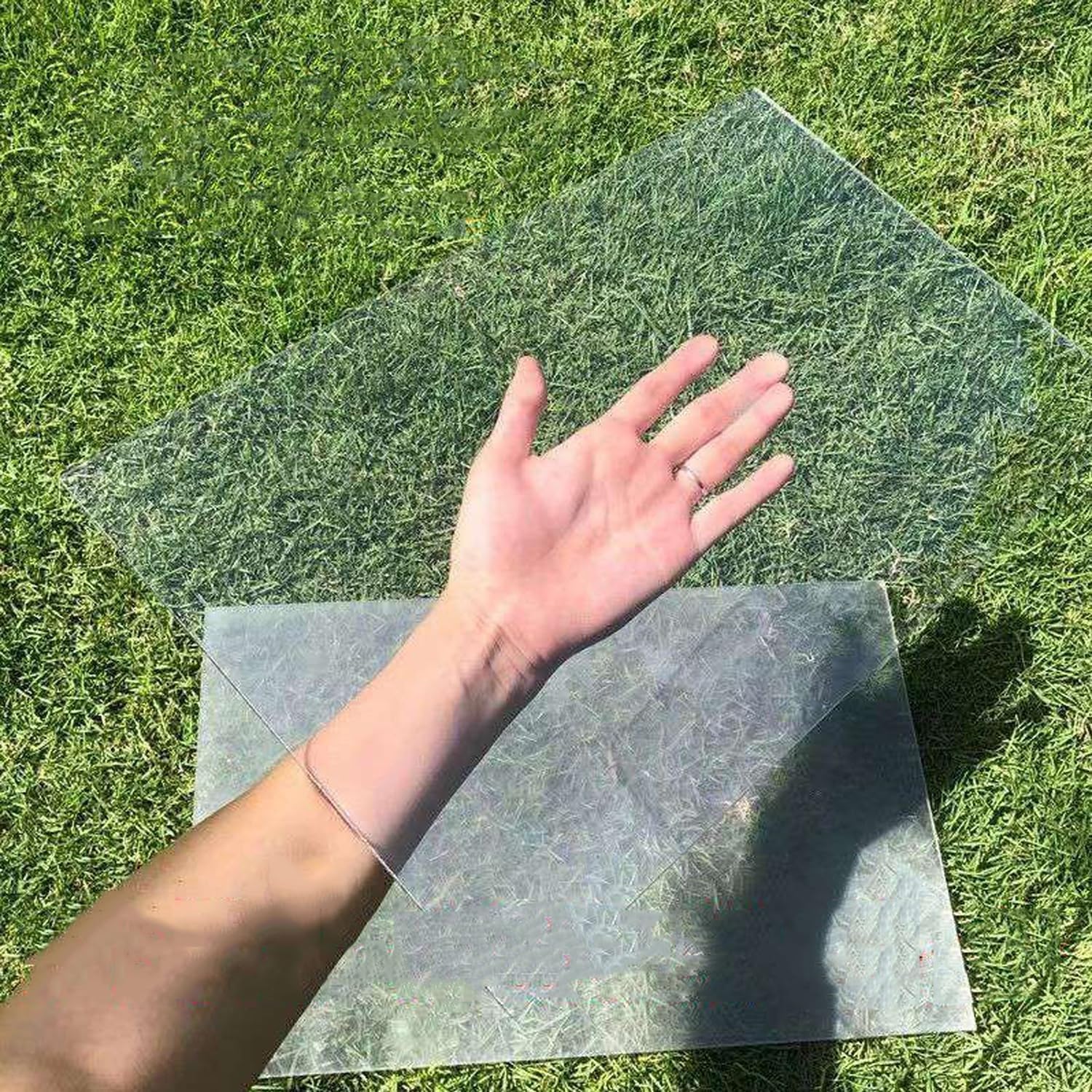Panneau de toiture polycarbonate transparent : finissez les zones sombres sous vos abris