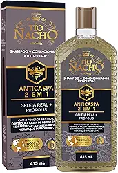 Tio Nacho Anticaspa 2 em 1 com Geleia Real e Extrato de Própolis, ajuda a combater a caspa do couro cabeludo diminuindo a sensação de coceira, deixando-o forte, hidratado e fácil de pentear 415 ml