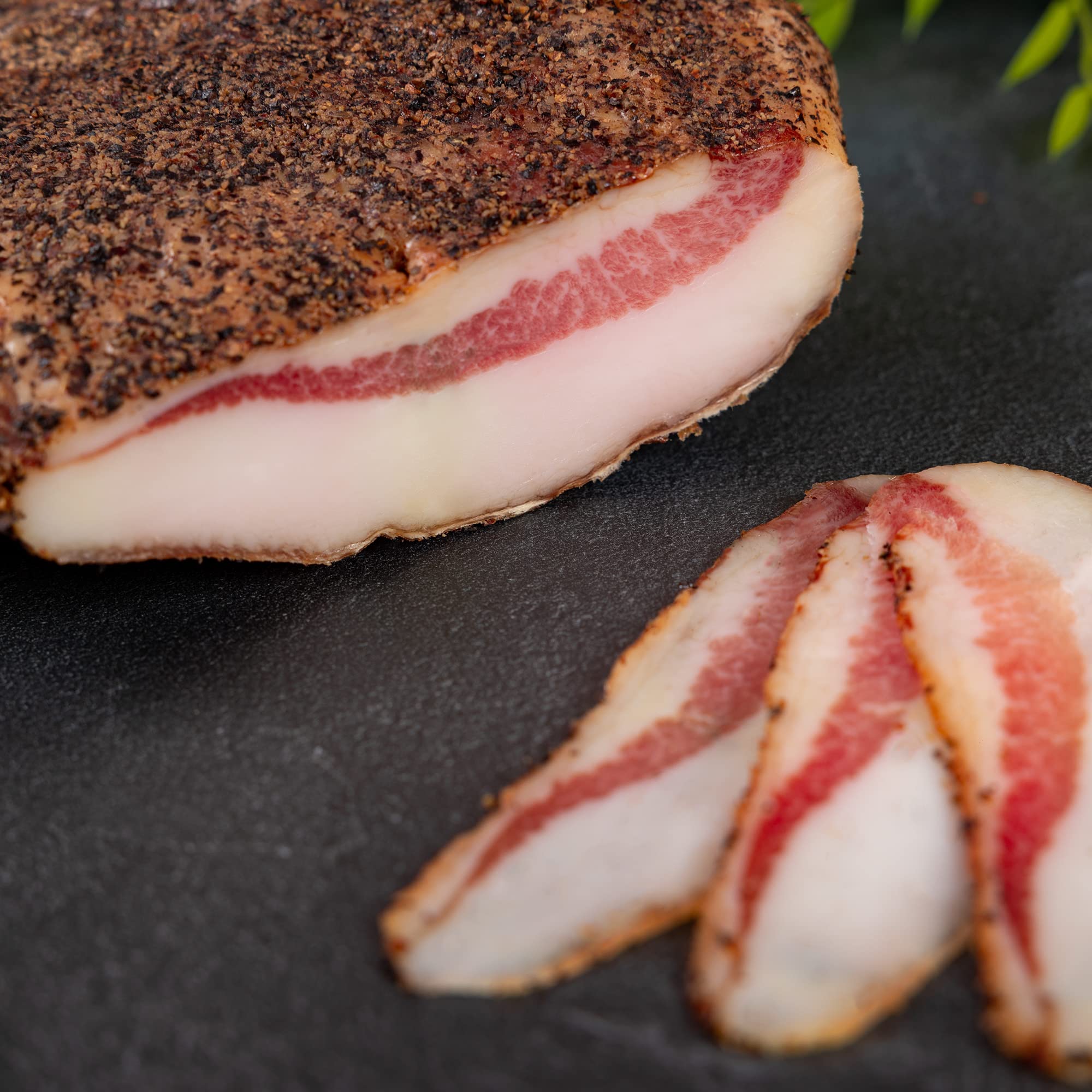WURSTBARON® Guanciale Fettbacke getrocknet mit Pfeffer, Speck aus Italien, ca. 1,0 kg (Set aus 2x 500g)
