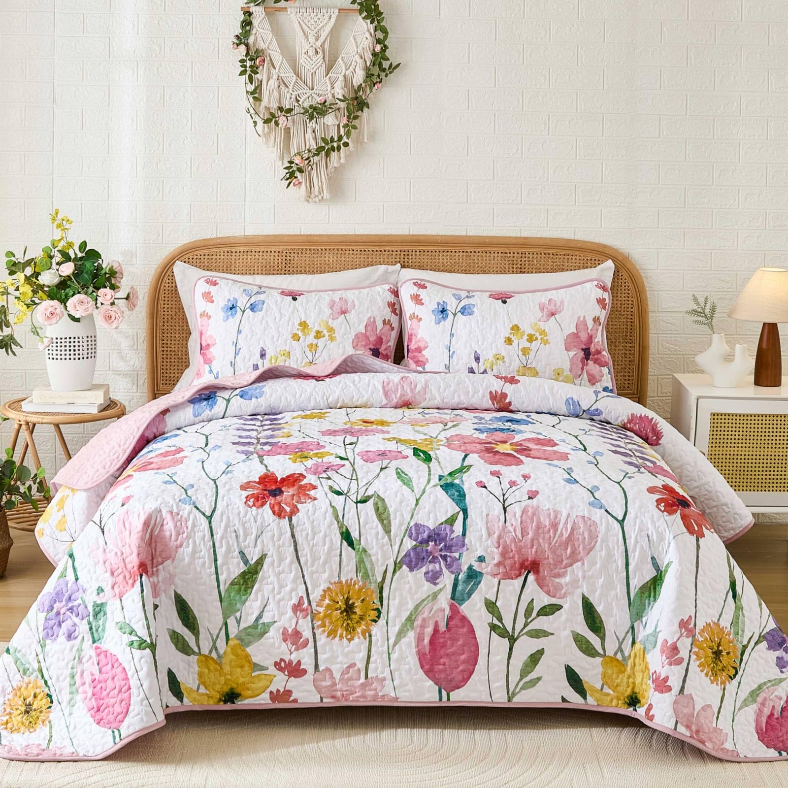 Photo 1 of Anibedding Queen Quilt Set, Reversible Pink Floral Bedspread Soft Microfiber Lightweight Queen Size Quilt Bedding Sets Flower Coverlet for All Season(Queen, 96"x90")