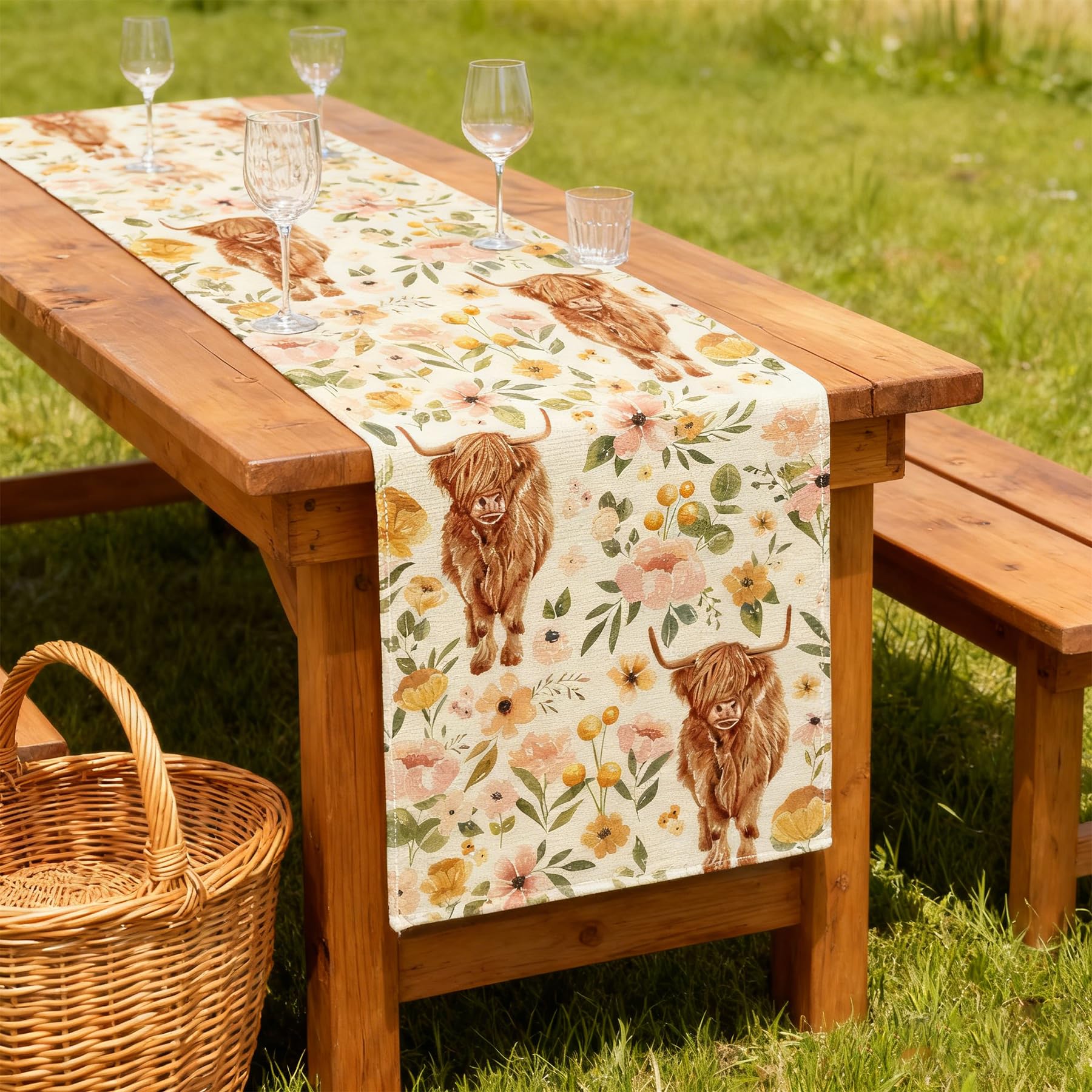 Highland Cow Table Runner - Highland Cow Table Cloth, Farmhouse Table Runne, Highland Cow Decorations, Indoor Outdoor Home Party Table Decor for Home Kitchen Dining Wedding Bridal Shower 13 X 72 In