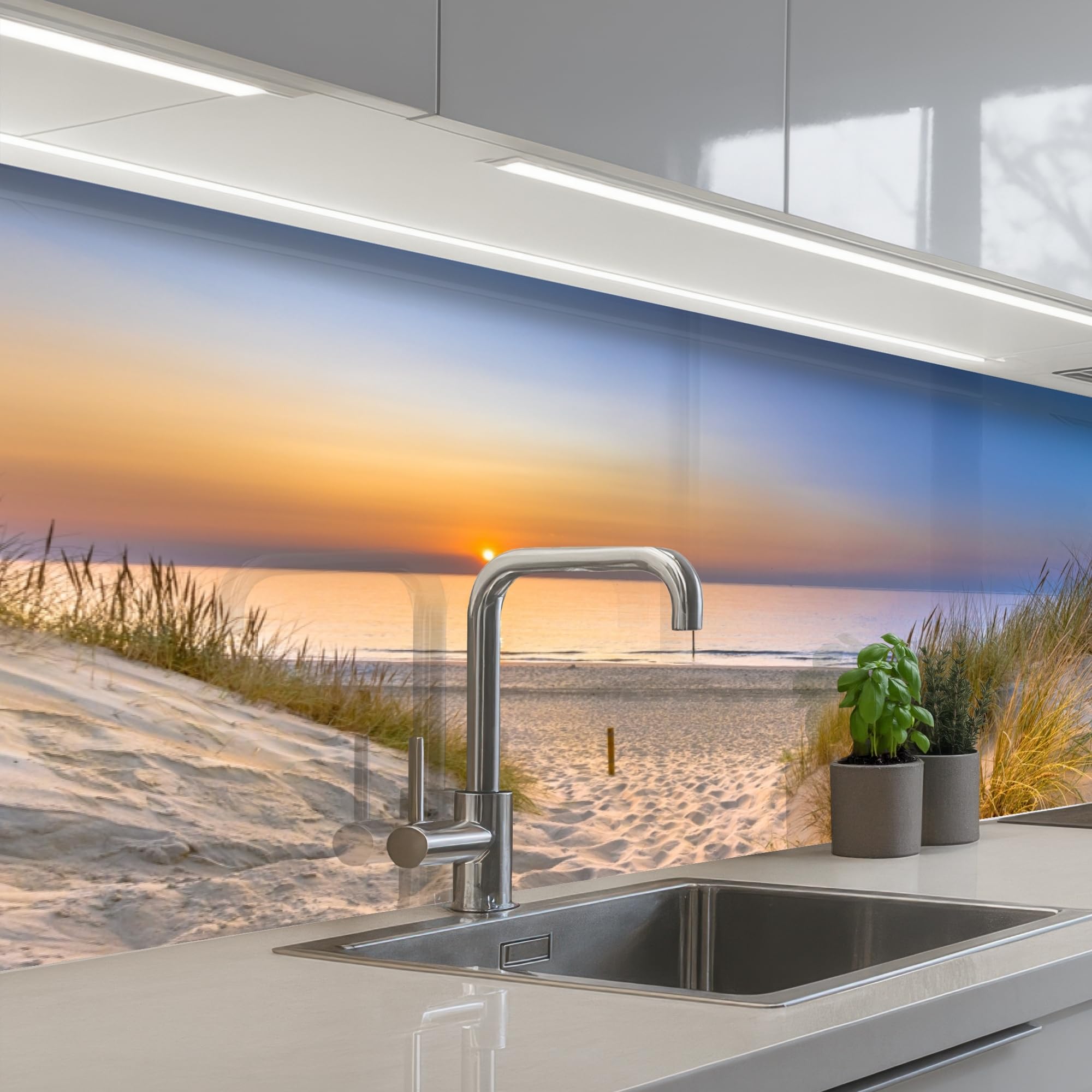 KitchenYeah© Küchenrückwand 60x200 cm Selbstklebende Kitchen Wall Protector Küchen Rückenwand Küchenfronten Küchenrückwände Küche Wand Düne - Sonnenuntergang - Horizont - Strand - Gras