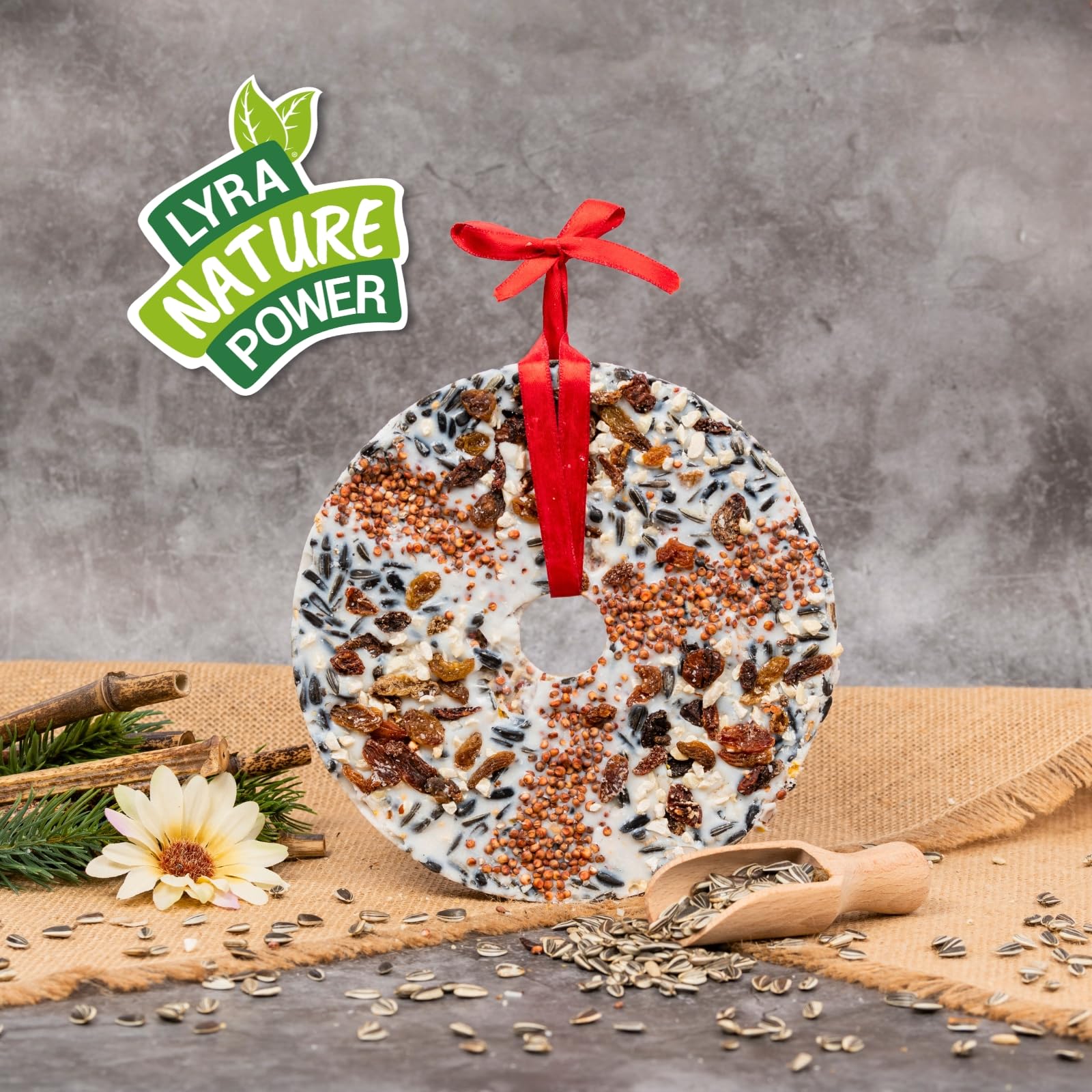 Lyra Pet® 3 x 6 STK. Vogeltaler je ca. 460 g fettreiches Vogelfutter Vögel | Energiequelle für Wildvögel im Sommer & Winter - Ideal zum Aufhängen auf Balkon & Terrasse - Nährstoffreich & dekorativ