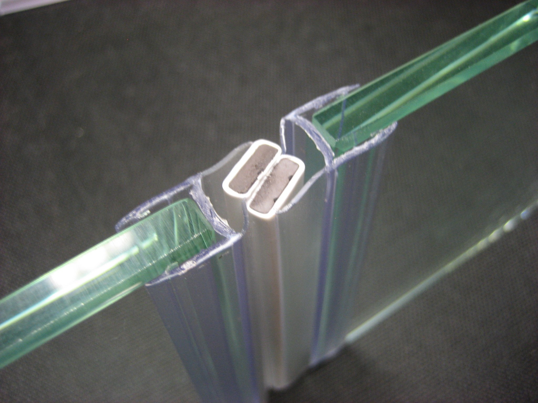 Brackhues VA-Armaturen Duschkabine Duschtürdichtung 1 Satz Magnetprofil 90° 2 X 45° 200cm Transparent PVC