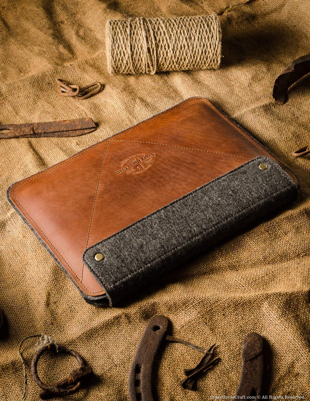 Crazy Horse Craft Hülle für iPad, Leder und Wollfilz Tablet Tasche Sleeve