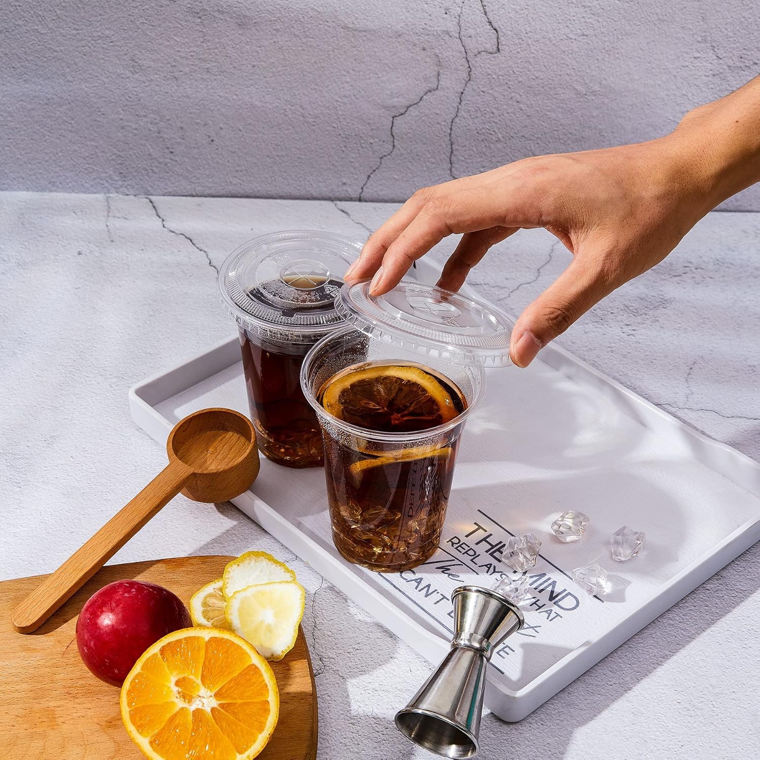 Eupako 100 bicchieri di plastica da 10 oz/300 ml con coperchio – bicchieri monouso trasparenti per bevande, profumi, frullati, adatti al frigorifero e impilabili
