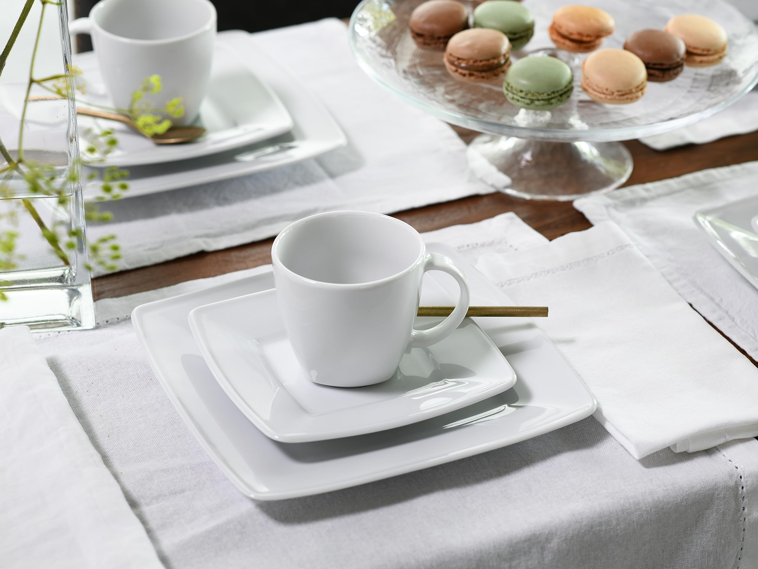 CreaTable, 12207, Serie Victoria weiss, 18-teiliges Geschirrset für 6 Personen, Kaffeeservice aus Porzellan, spülmaschinen- und mikrowellengeeignet, Made in Europe