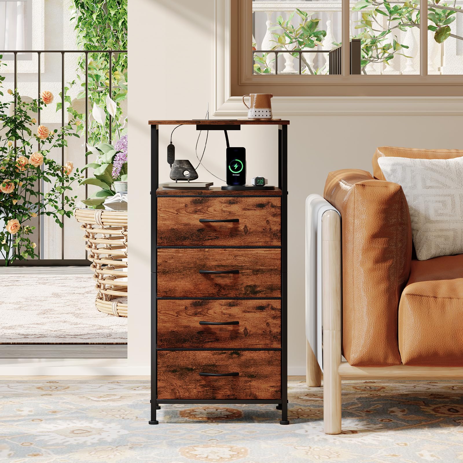 Somdot Commode Chambre Connecté, Table de Chevet LED Haute avec Station de Charge, Meuble de Rangement en Tissu pour Adult Salon Couloir Entrée, 30P x 40l x 86,5H (4 Tiroirs), Imprimé Grain de Bois