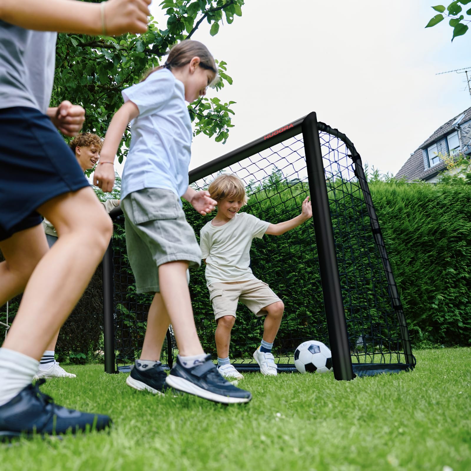 HUDORA Fußballtor Advanced – Outdoor Fußballtor mit robustem Stahlrahmen und wetterfestem Netz – schneller Aufbau Dank klick-System – stabiles Tor für Kinder, Jugendliche & Erwachsene – schwarz