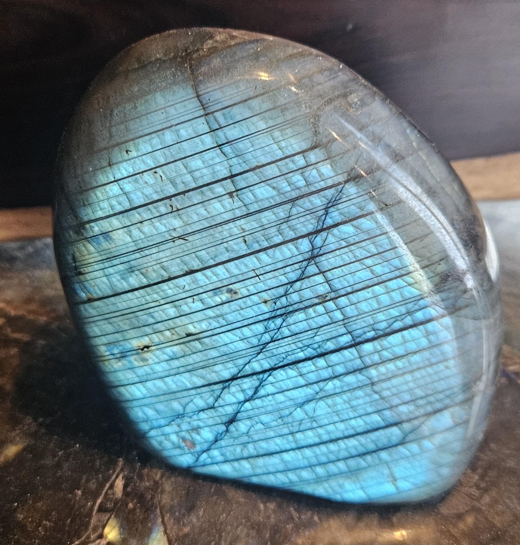 Labradorite décoration contre le stress : harmonisez votre espace avec un minéral naturel