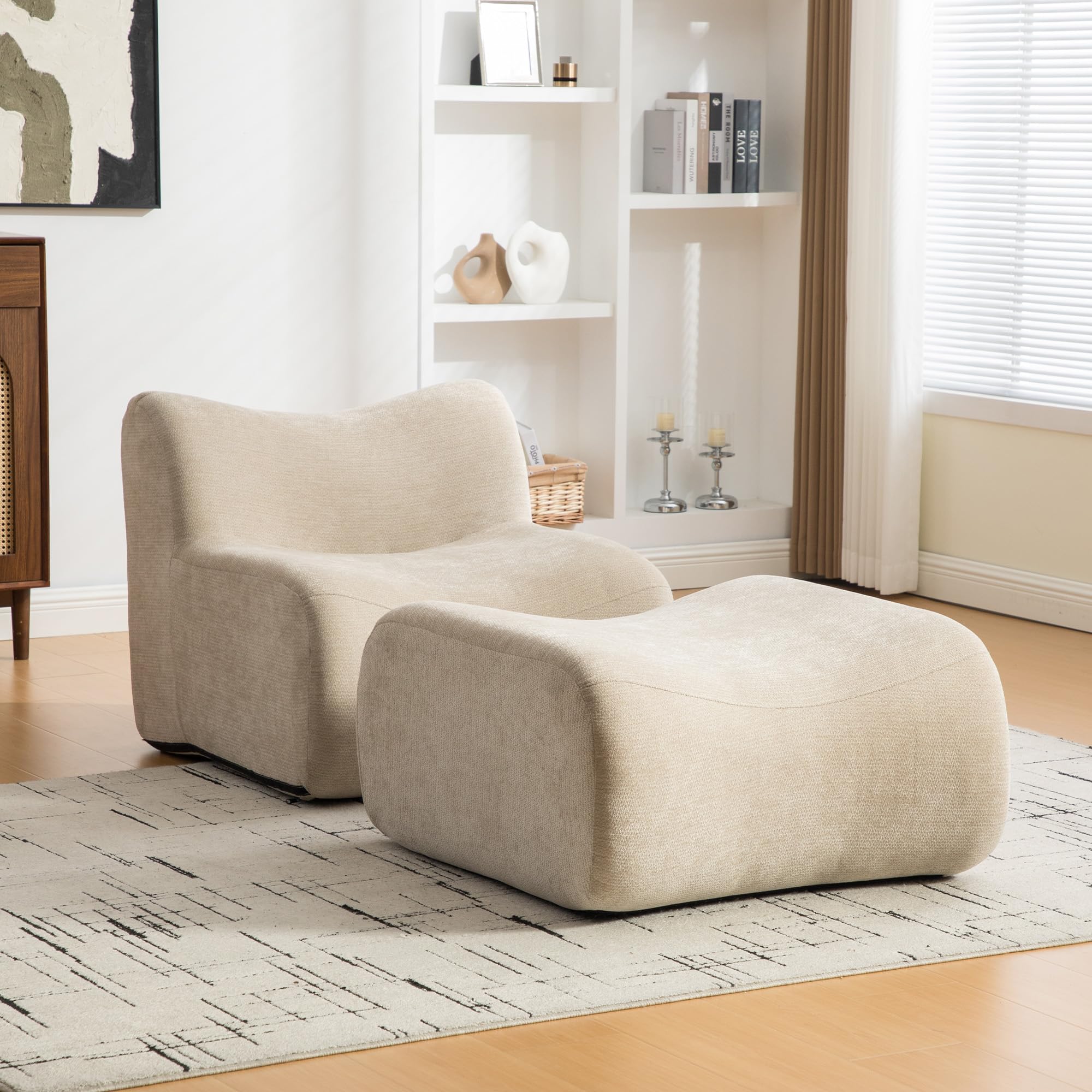 Sofá Chenille beige claro para crear un hogar acogedor y relajante