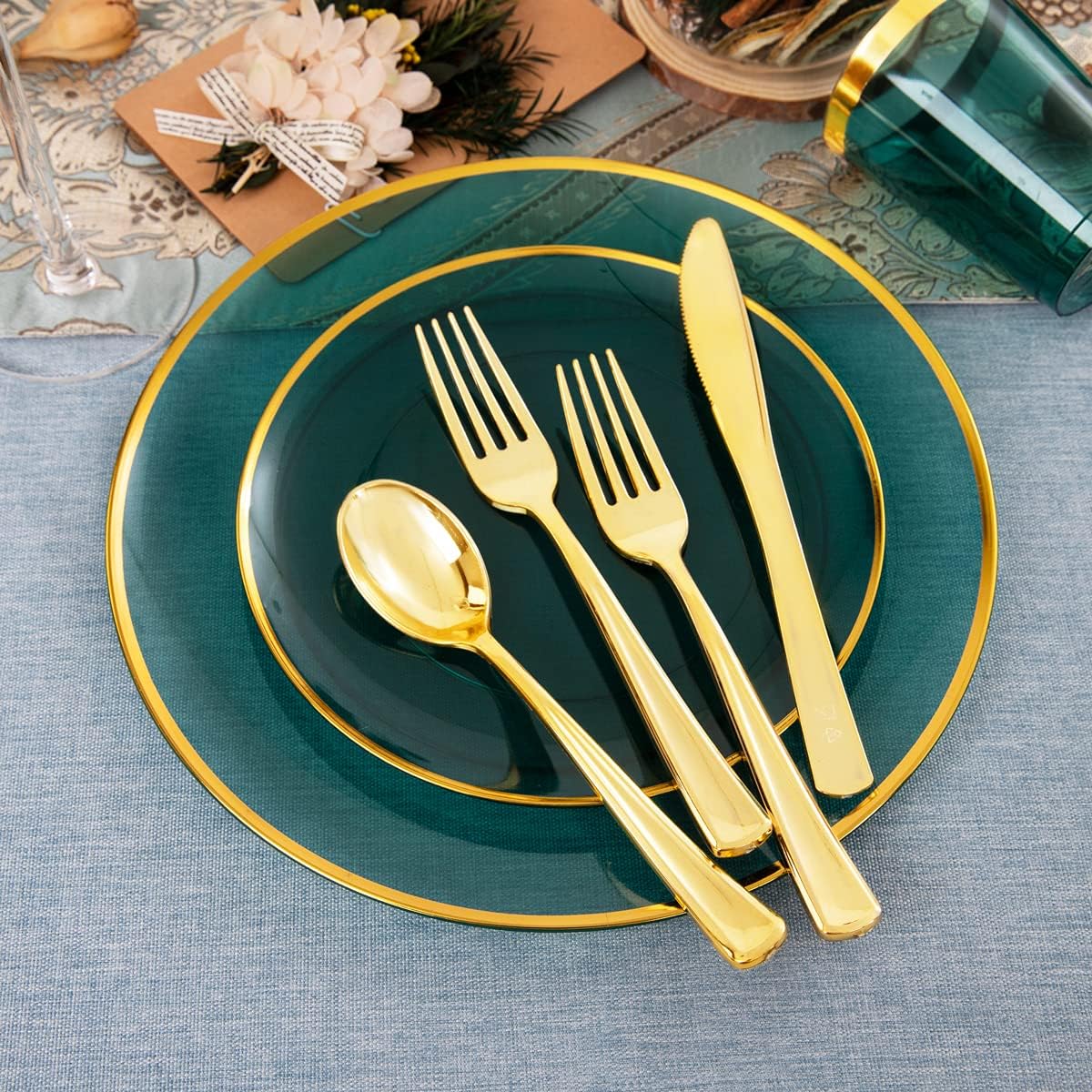 LIYH 180 Pcs Clear and Green Gold Plastic Christmas Plates - Emerald Green Disposable Plastic Dinnerware Sets, Include Dishes, Tableware, Cups for Party & Christmas & Wedding 30 Guests - Image 5