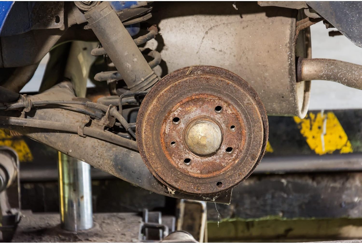 HAZET Wheel Hub Grinder 4960V-160/2, 2-Piece, for Car Wheel Hubs up to 160 mm Diameter, Quick and Easy Cleaning of Rust and Dirt on Wheel Hubs and Brake Discs