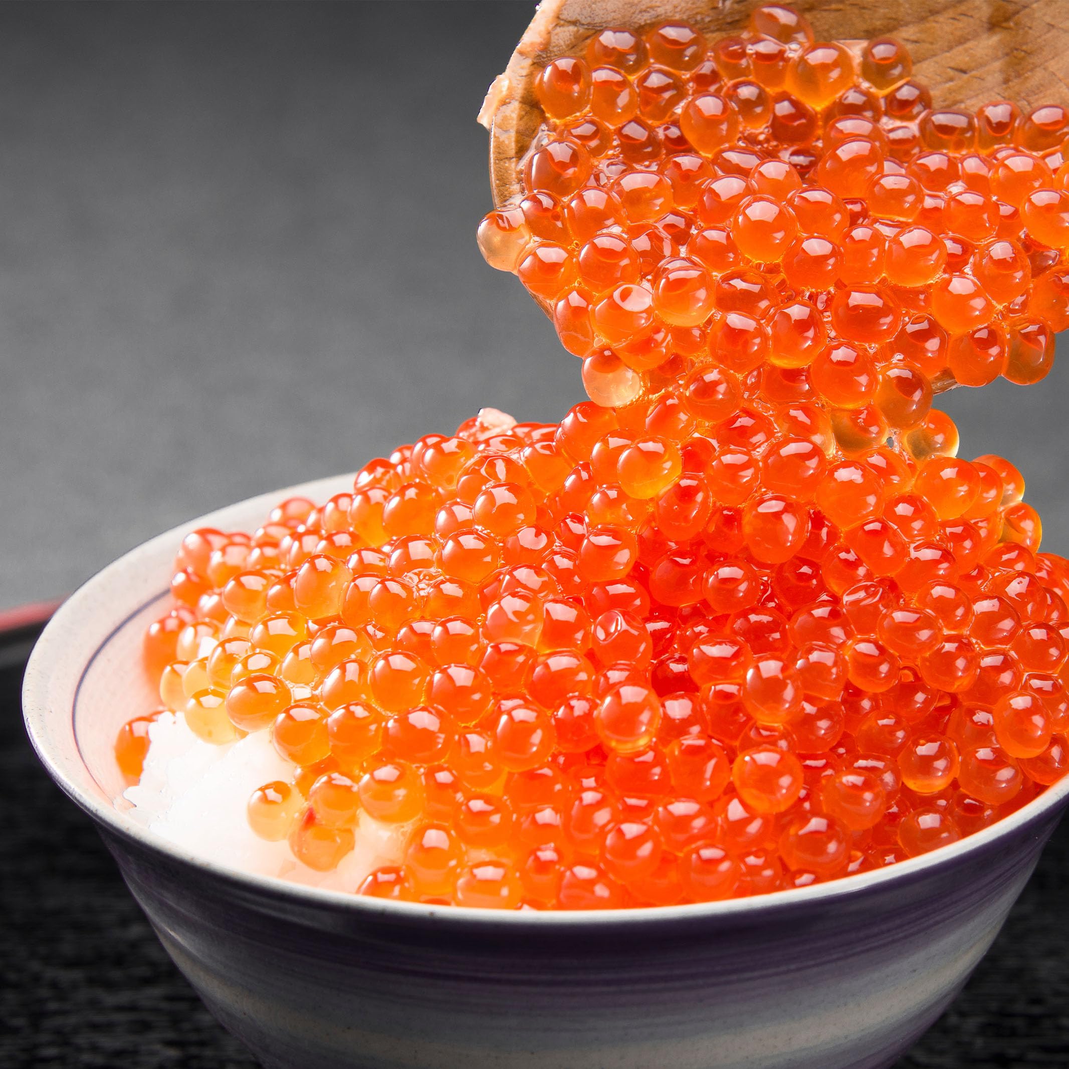 Amazon.co.jp: 紅鮭いくらの醤油漬け 250g 小分け 国内製造/小粒で  