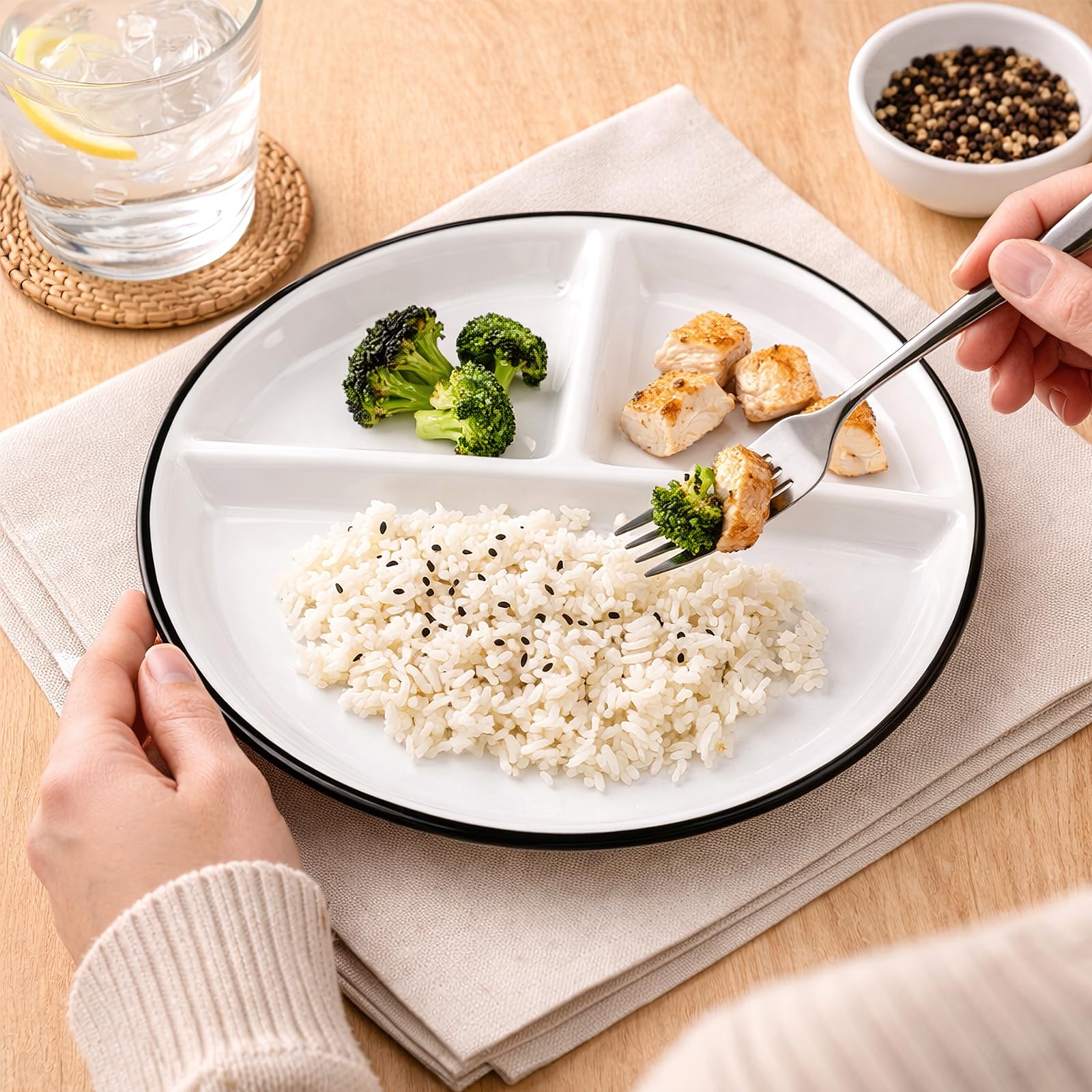 MSYU Lot de 2 assiettes divisées pour adultes, assiettes de contrôle des portions en céramique séparées avec séparateurs, assiettes rondes à 3 compartiments, réutilisables, passent au lave-vaisselle