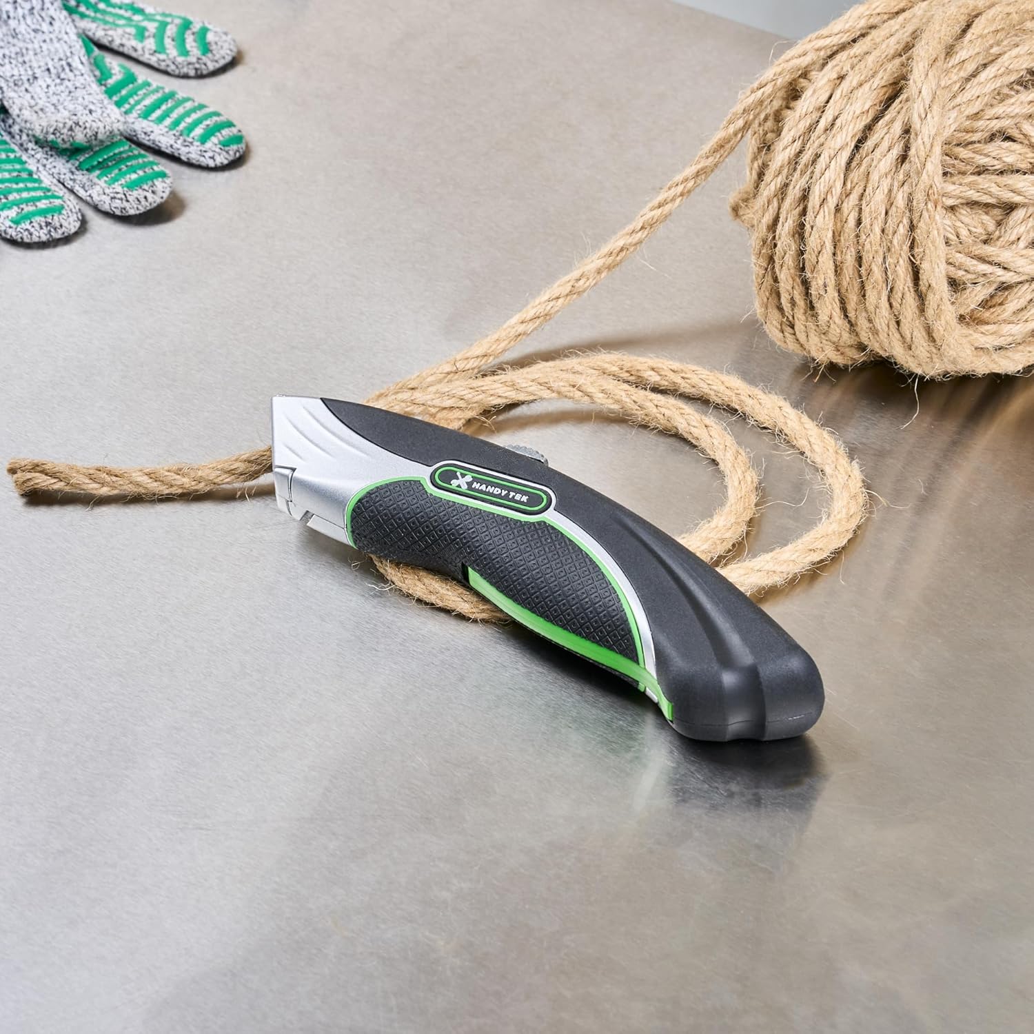 Handy Tek Dual Blade Utility Knife, 1 Retractable Box Cutter - Includes 4 Sharp Blades, 19mm Wide, Black Zinc Quick Change Blade Razor Knife, With 4-Position Locking, Soft Grip - Restaurantware