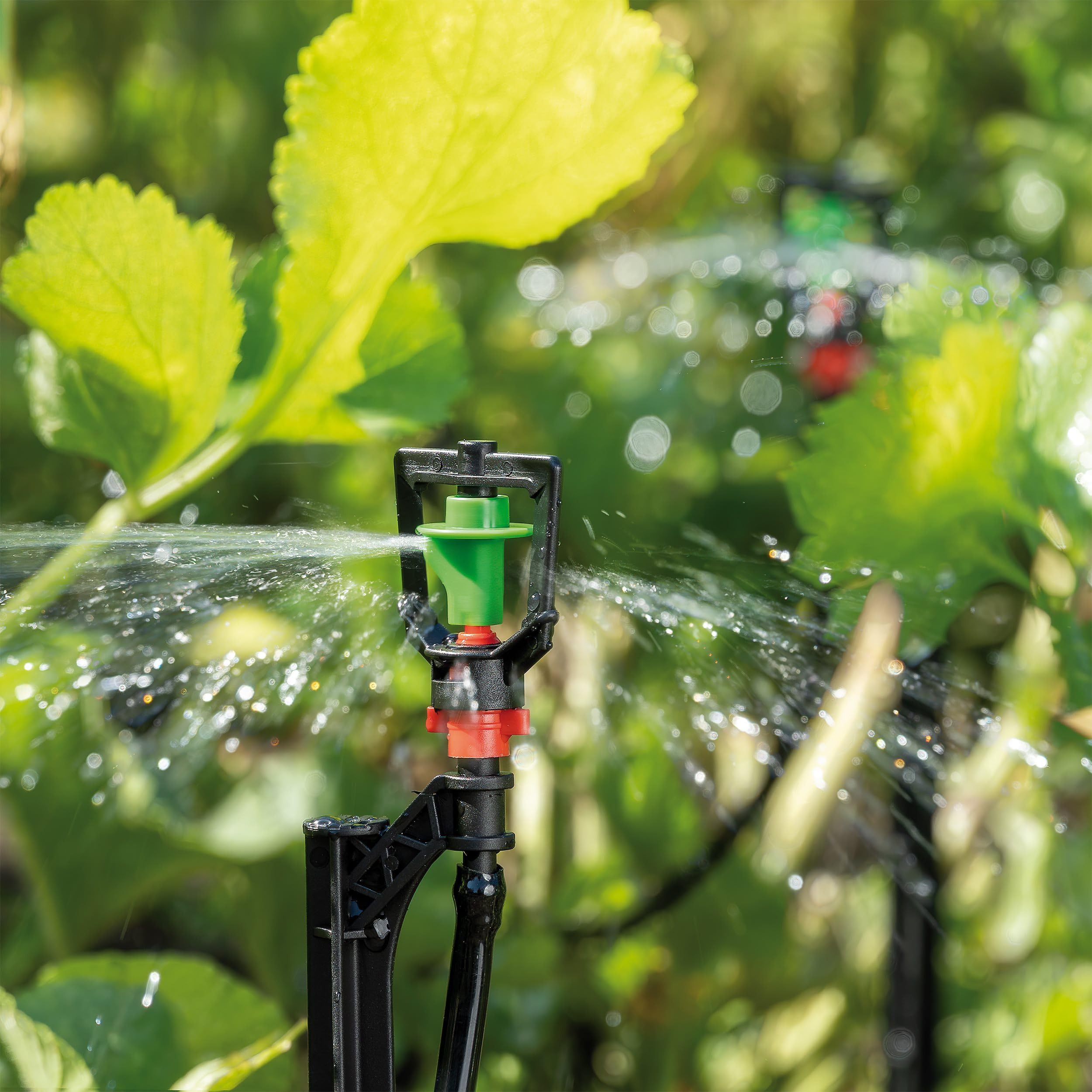 Esotec Solar Bewässerungssystem WaterSprinkle Professional, Sprinklersystem, 6 Sprinkler, Sprinkleranlage, Gartensprinkler, automatische Pflanzenbewässerung, Hochbeet, Gewächshaus, Garten, 101121