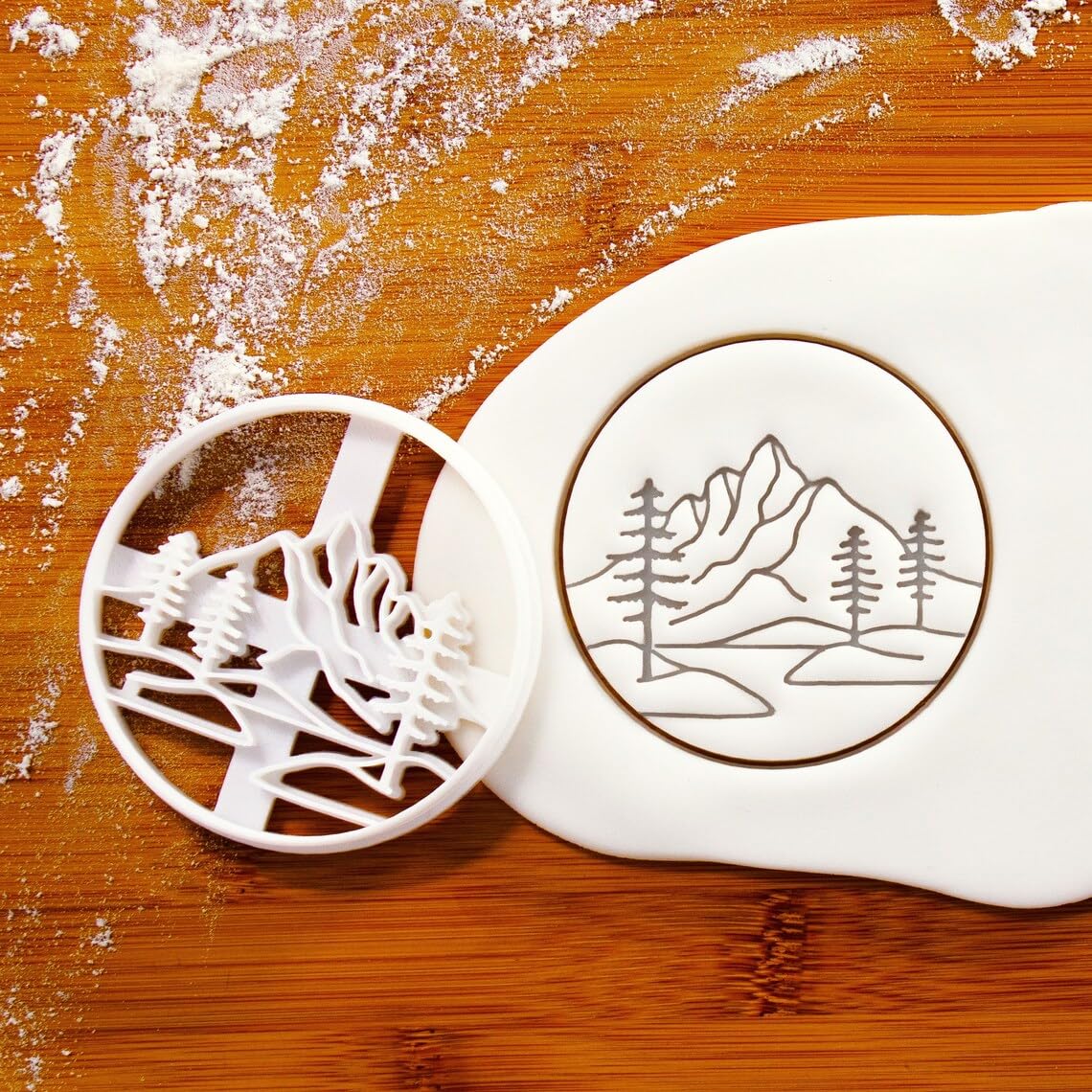 EROTNGOEROTNGO Christmas Mountain and Pine Tree Cookie Cutter Set - Rustic Winter Festive Baking Tools for Holiday Parties