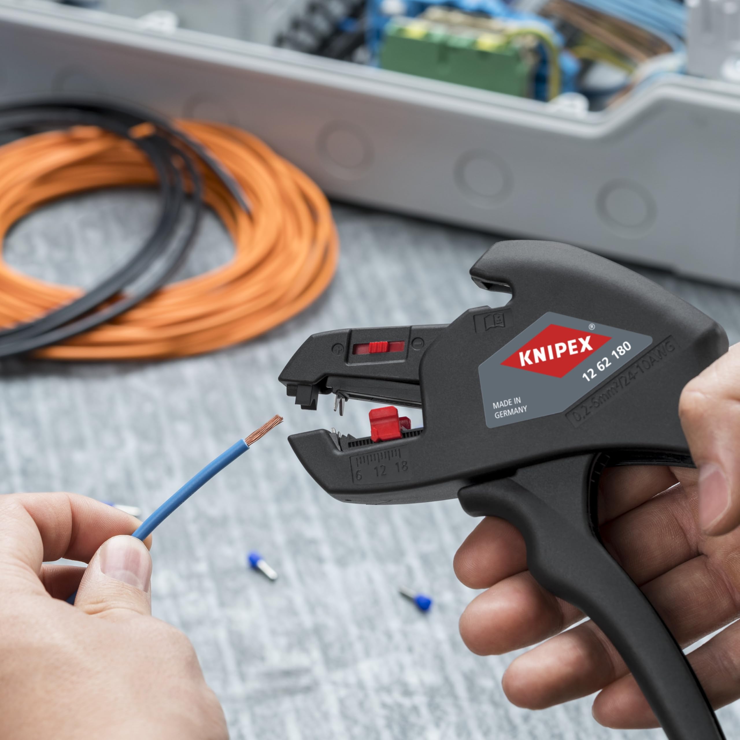 KNIPEX ComStrip Szczypce automatyczne do ściągania izolacji 180 mm, 12 62 180 | Automatyczna regulacja szczypiec do ściągania izolacji Knipex