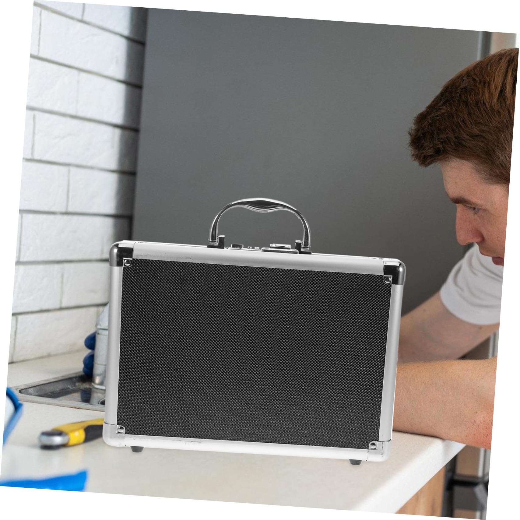 DOITOOL Boîte à Outils Aluminium avec Cadenas à Code Mallette Portable Vide pour Rangement Outils à Main Caisse Multifonction pour Bricolage et Usage Domestique