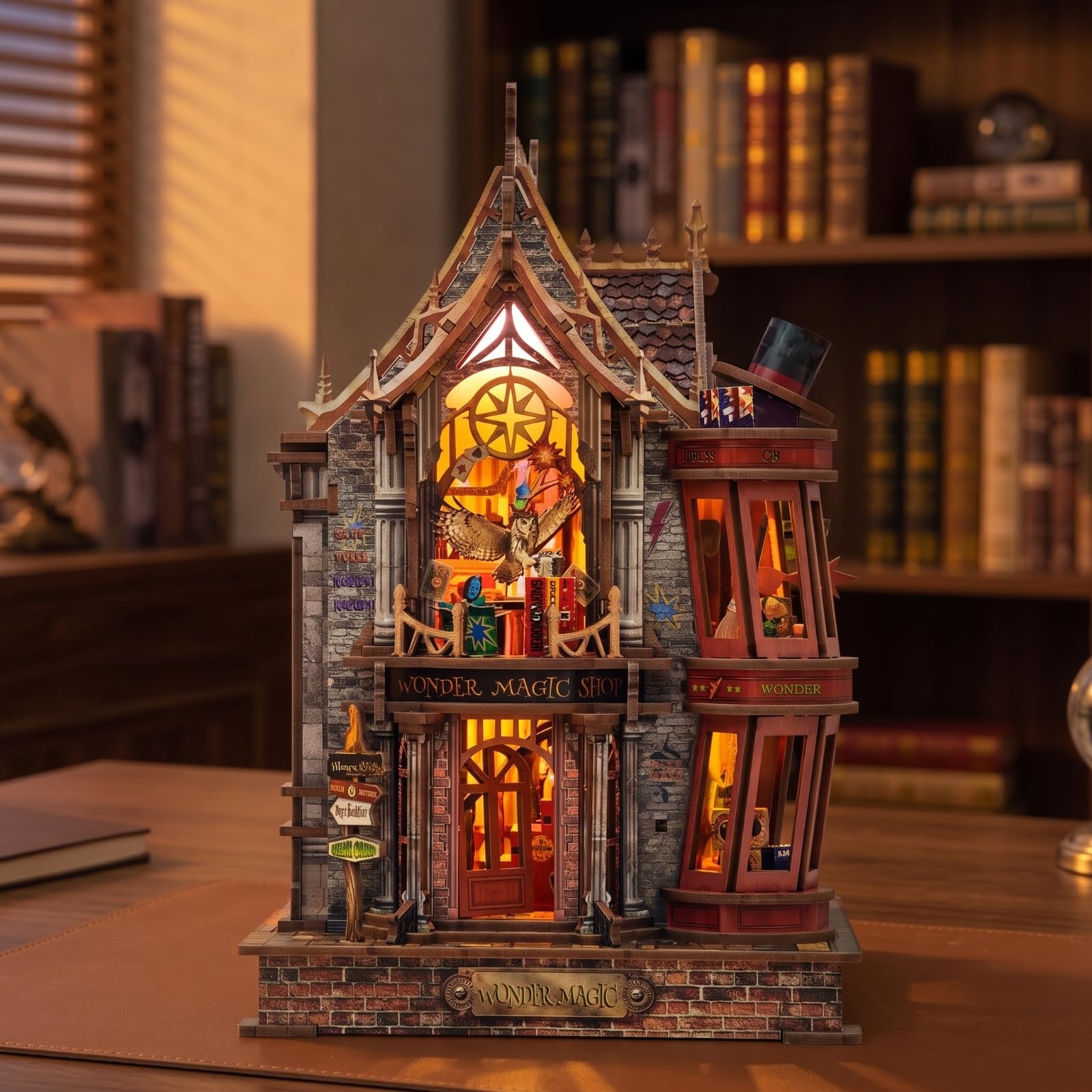 Casa en Miniatura con Luces Maqueta Kit Ornamento Madera Decorativo y Base Estable Adecuada para Escritorio Estantería Rincón de Lectura