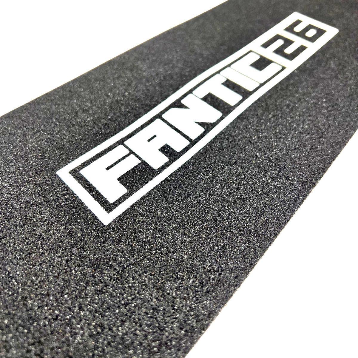 Fantic26 Stunt-Scooter Griptape Ersatz I Park I Kinder I Trick I Tret I Roller I Anti Rutsch Sandpapier 58,5cm I Passend für Decks bis 58,5cm x 15,5cm (Basic Schwarz/Weiß)