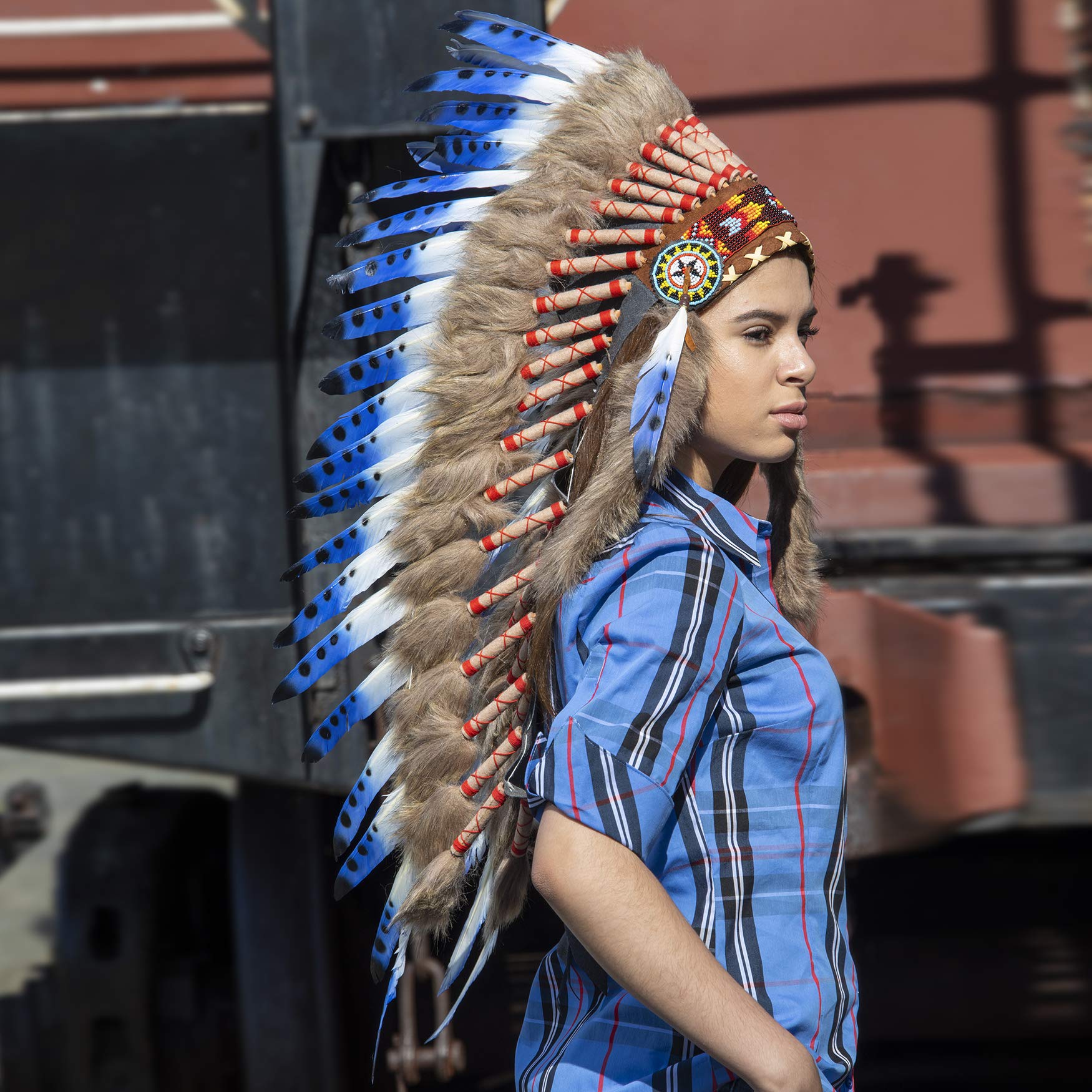 Pink Pineapple Traditioneller Indianer Inspirierter Kopfschmuck handgefertigt im traditionellen Stil Nordamerikanischer Indianer - Mittlere Länge - Blau, Weiß und Schwarz