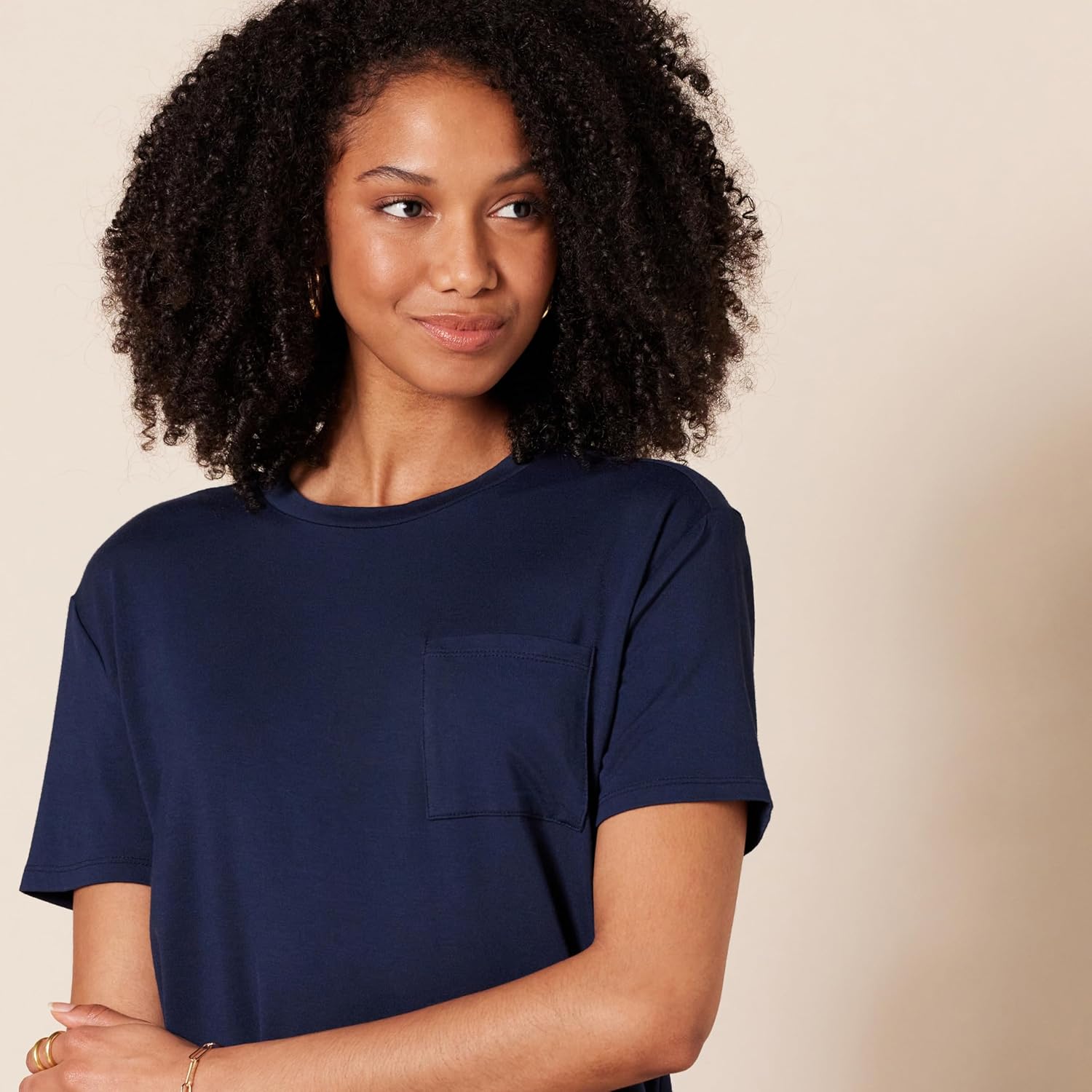 Amazon Essentials Women's Jersey Relaxed-Fit Short-Sleeve Crewneck Pocket T-Shirt, Pack of 2 - Image 3