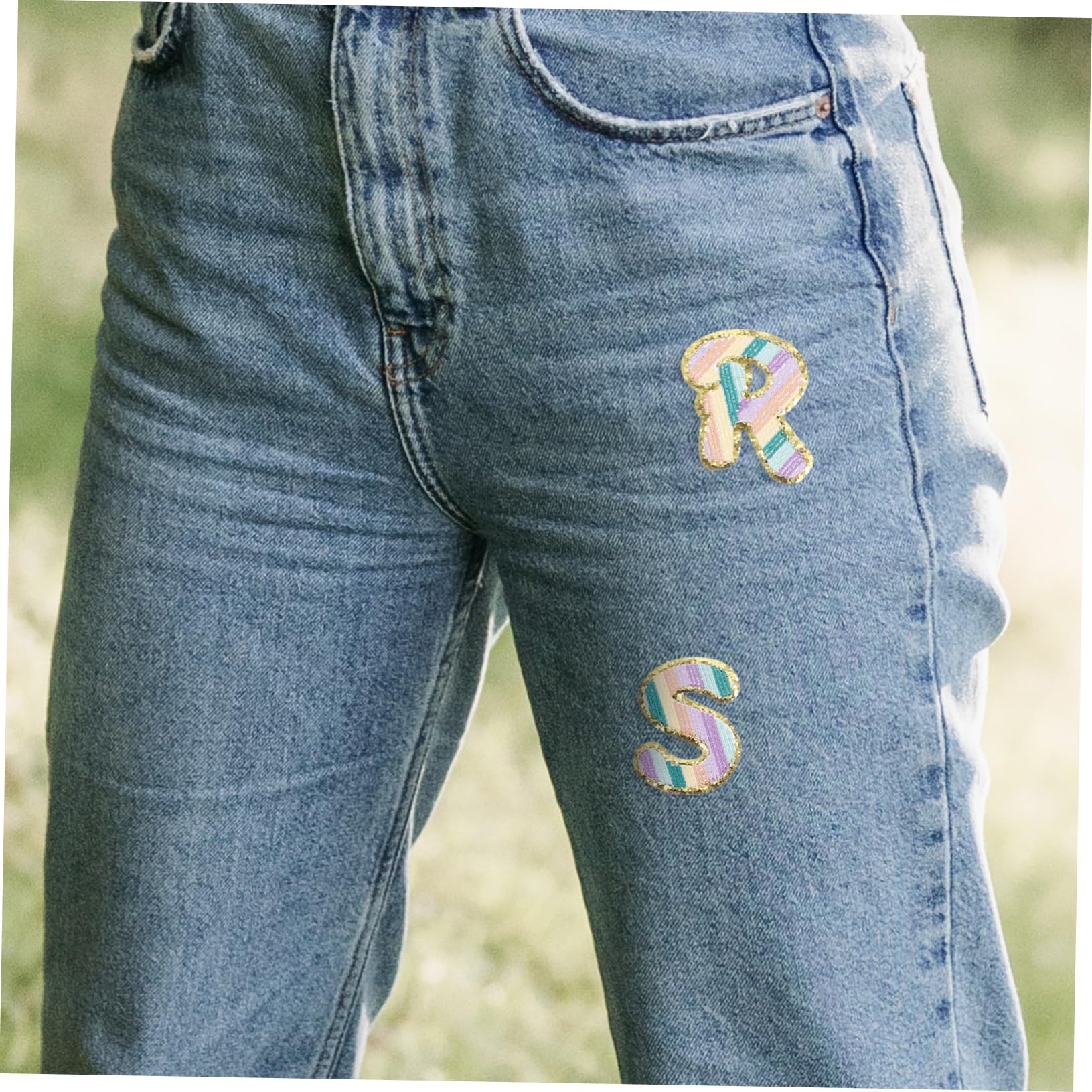 HOMSFOU 4 Set Toppe Adesive Ricamate Alfabeto Per Decorare Abbigliamento E Scarpe Per Fai Da Te E Riparazioni Colorate E Versatili Stimola La Creatività E 26 Pezzi*4