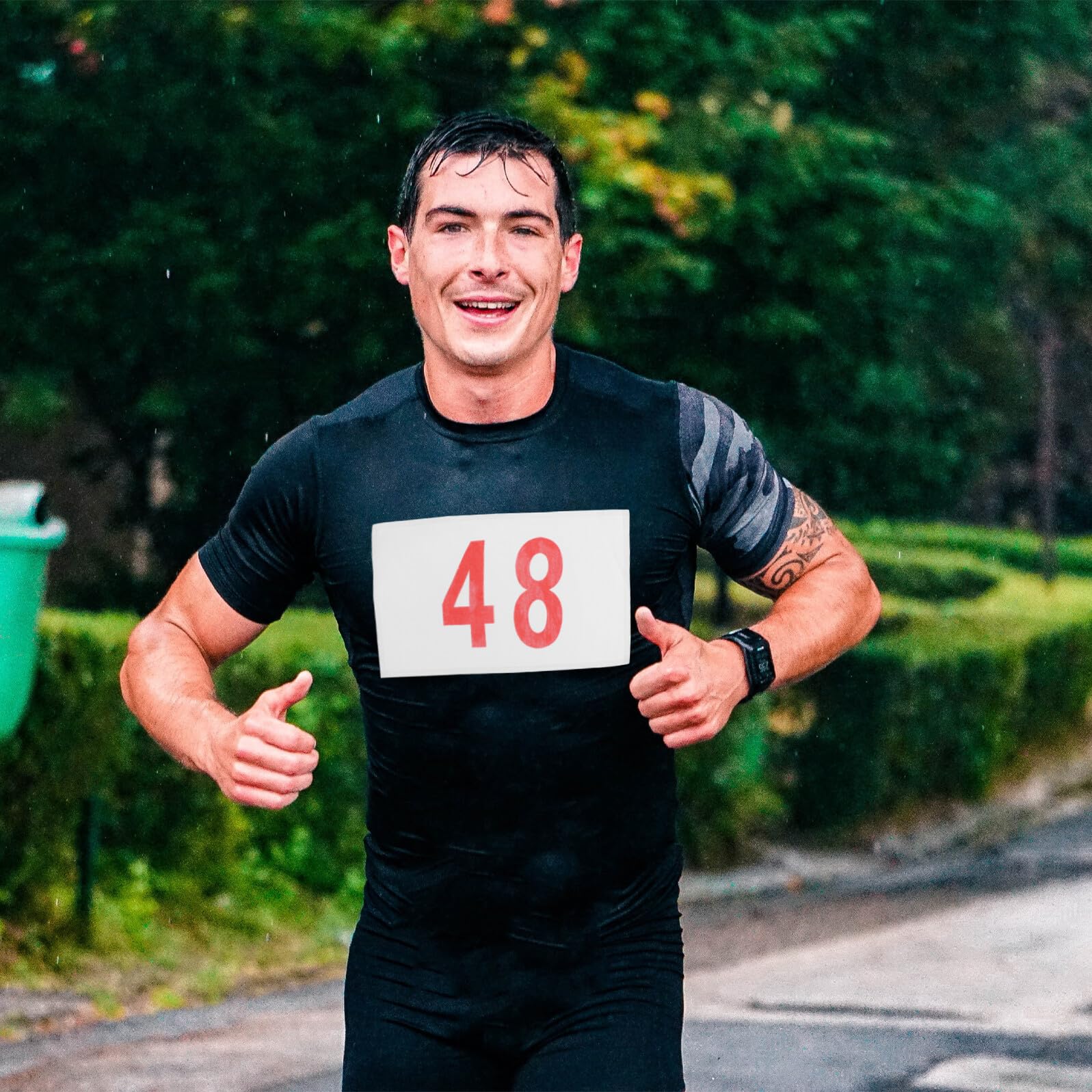 Set 1 Pettorali Numerati da Corsa Clip per Atletica, Design Compatto in Cotone Poliestere e Metallo, Adatto a Tutte Le Condizioni Climatiche, per Allenamento e Sopravvivenza