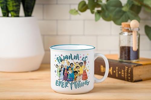 Miniatura 5 de Silver Buffalo - Taza de cerámica de campamento de Encanto de Disney, con texto Familia is Everything, 20 onzas