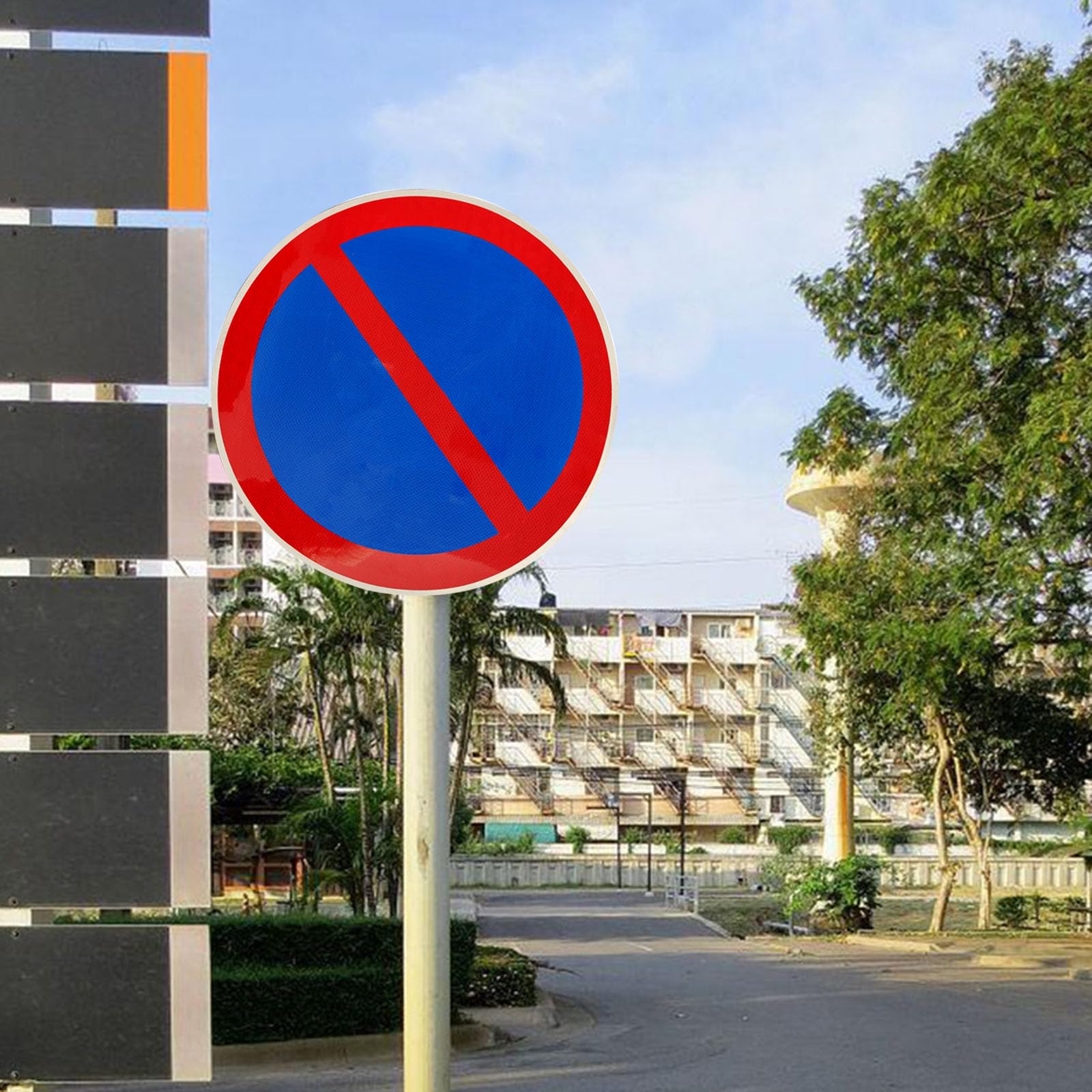 Señal prohibido aparcar(2PCS),señal reflectante de no estacionar de grado ingeniero,visible de noche,ideal para uso comercial,con accesorios para fácil montaje en poste (Azul, 40cm)
